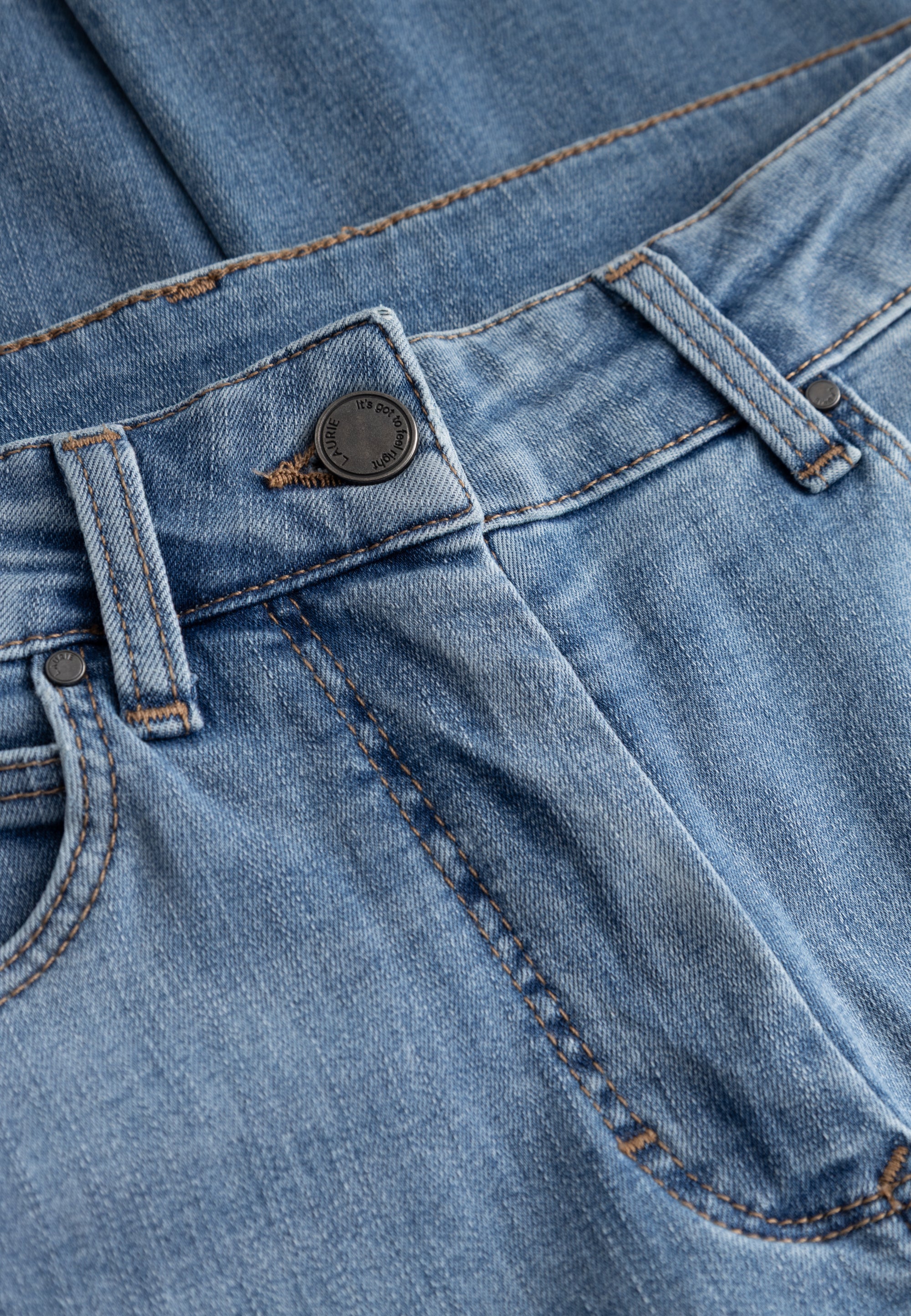 LAURIE Amelia Raw Straight Cropped Straight 40399 Washed blue denim