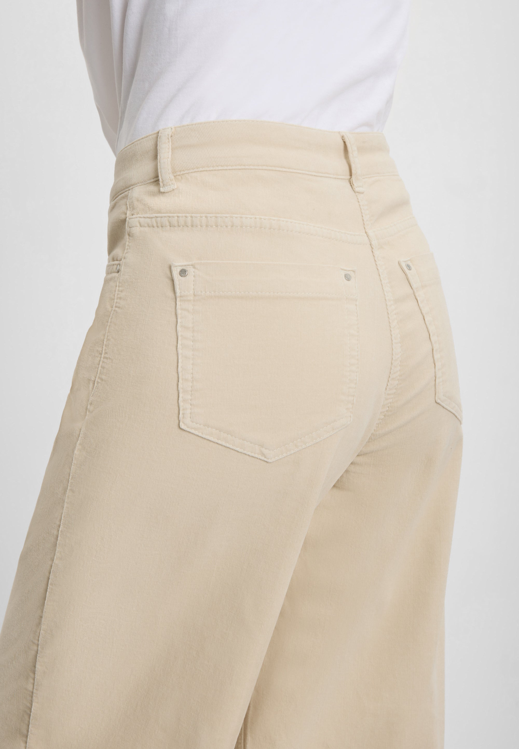 LAURIE Carol Loosi Sametti - Medium Length Loose 13000 Birch