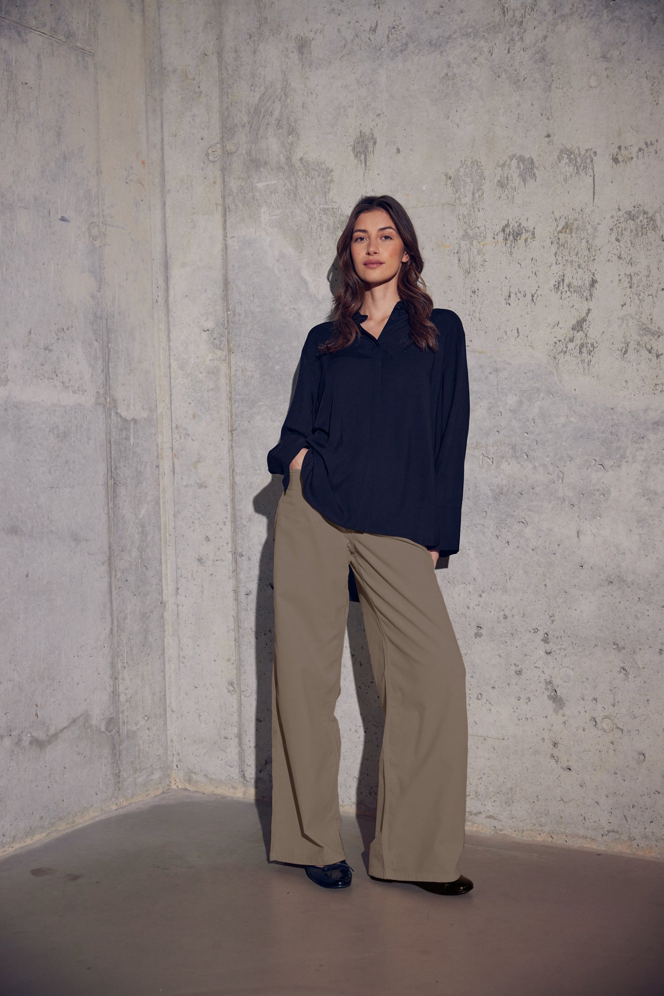 LAURIE Carol Loosi Sametti - Medium Length Loose 86000 Sika