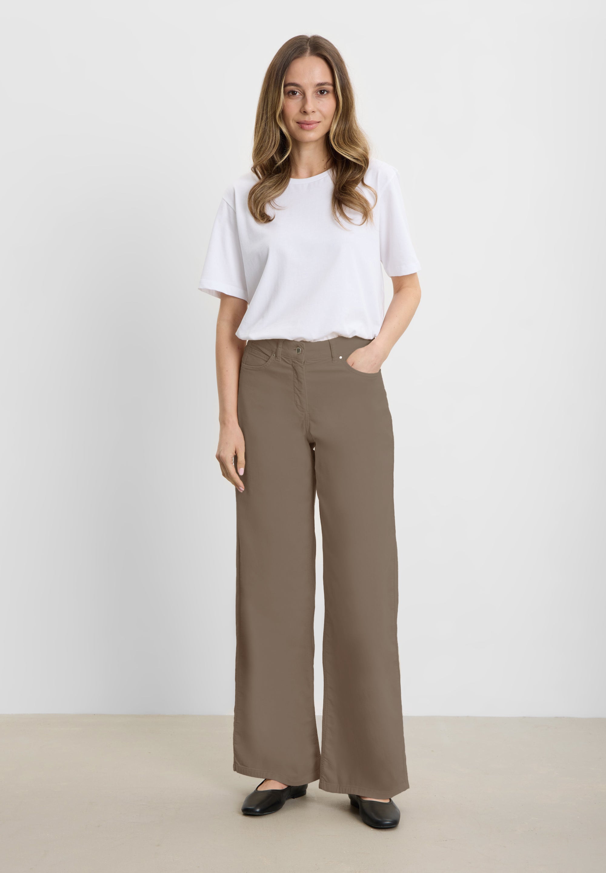 LAURIE Carol Loosi Sametti - Medium Length Loose 86000 Sika