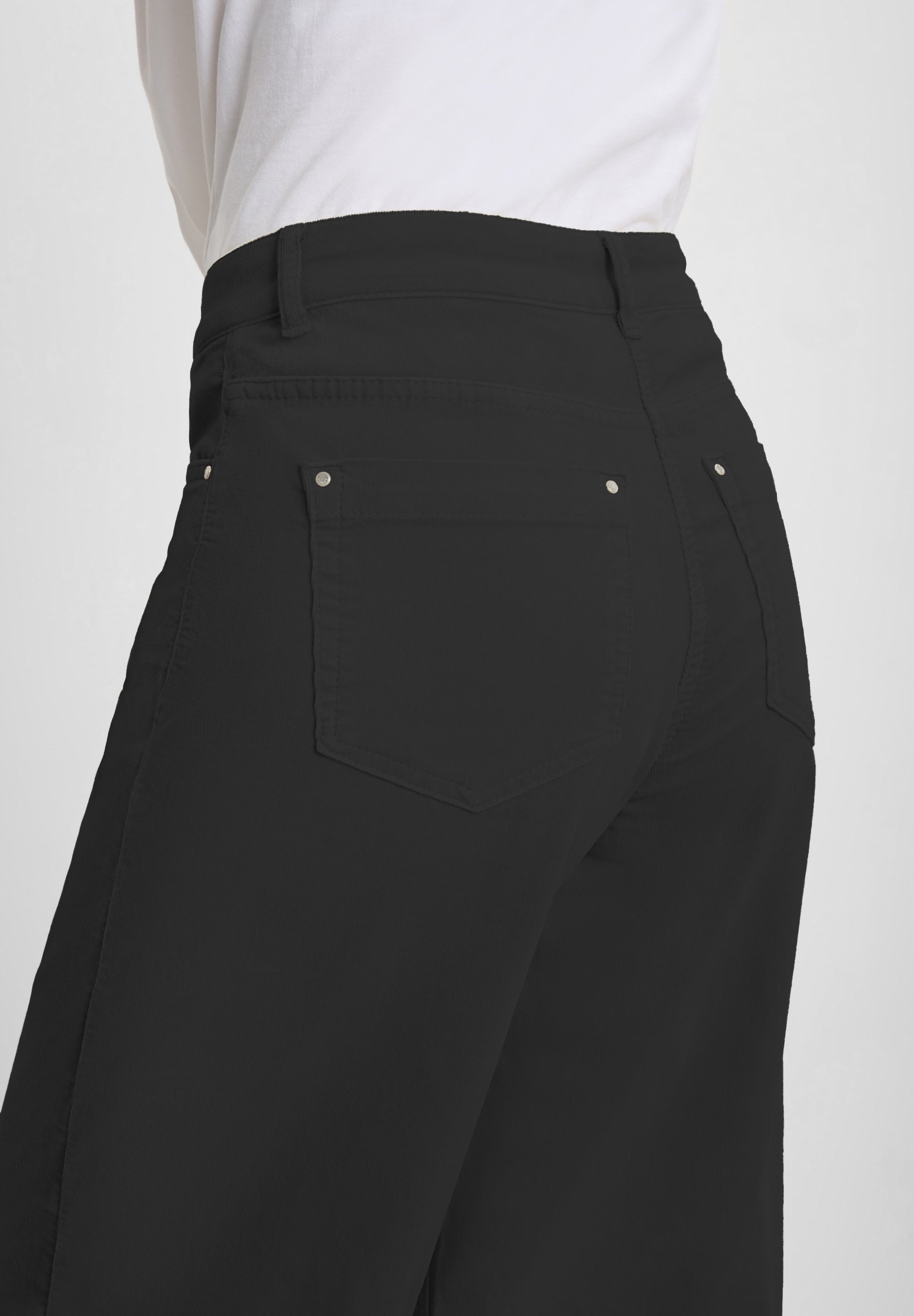 LAURIE Carol Loosi Sametti - Medium Length Loose 99000 Black