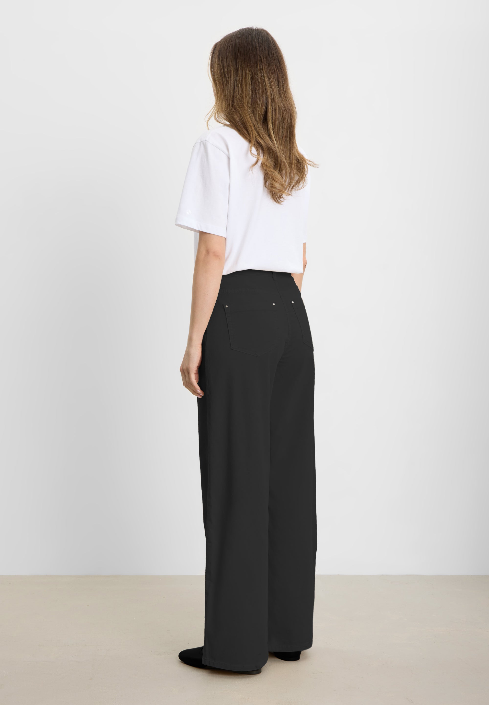 LAURIE Carol Loosi Sametti - Medium Length Loose 99000 Black