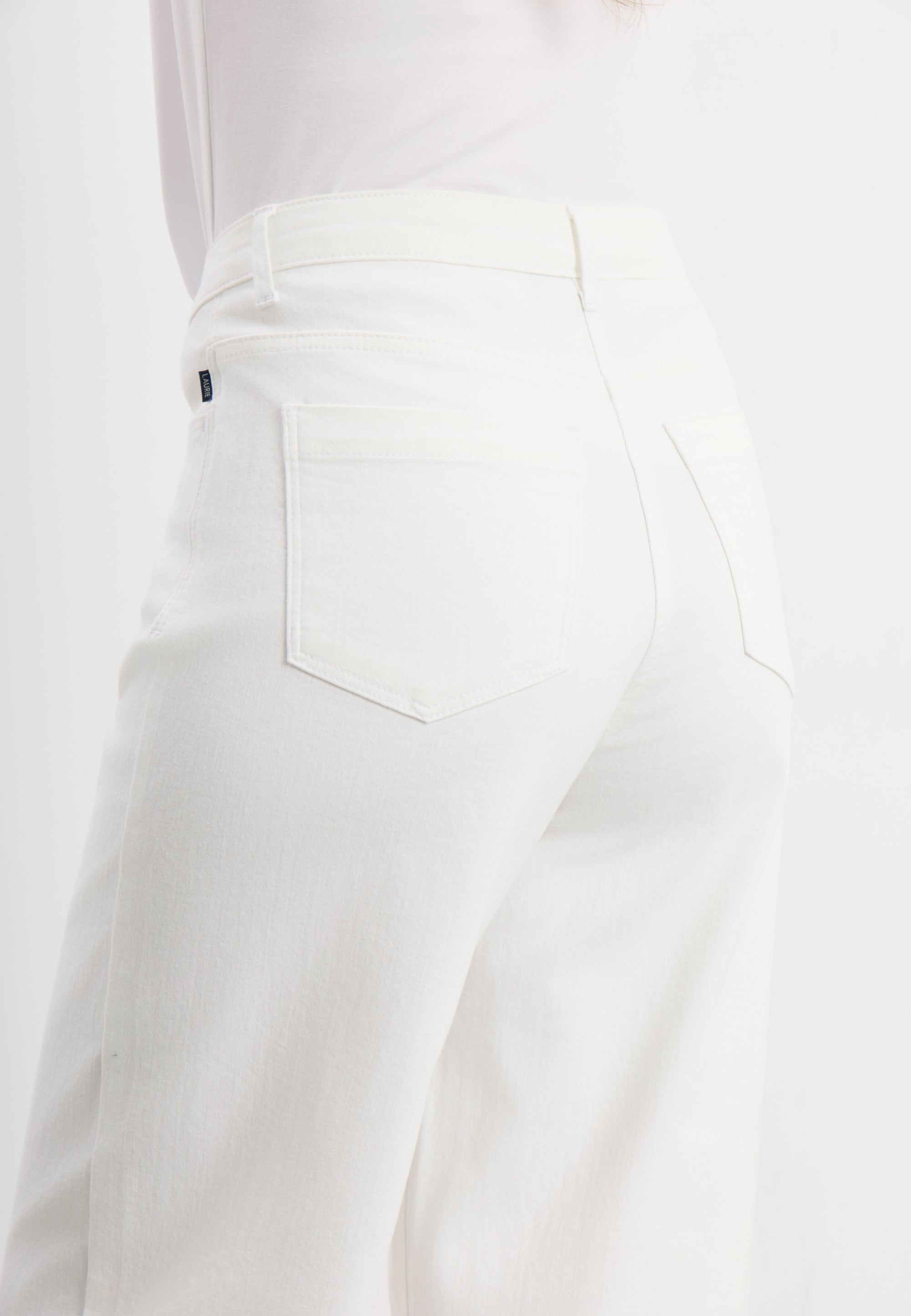 LAURIE Carol Loose ML Loose 10000 White