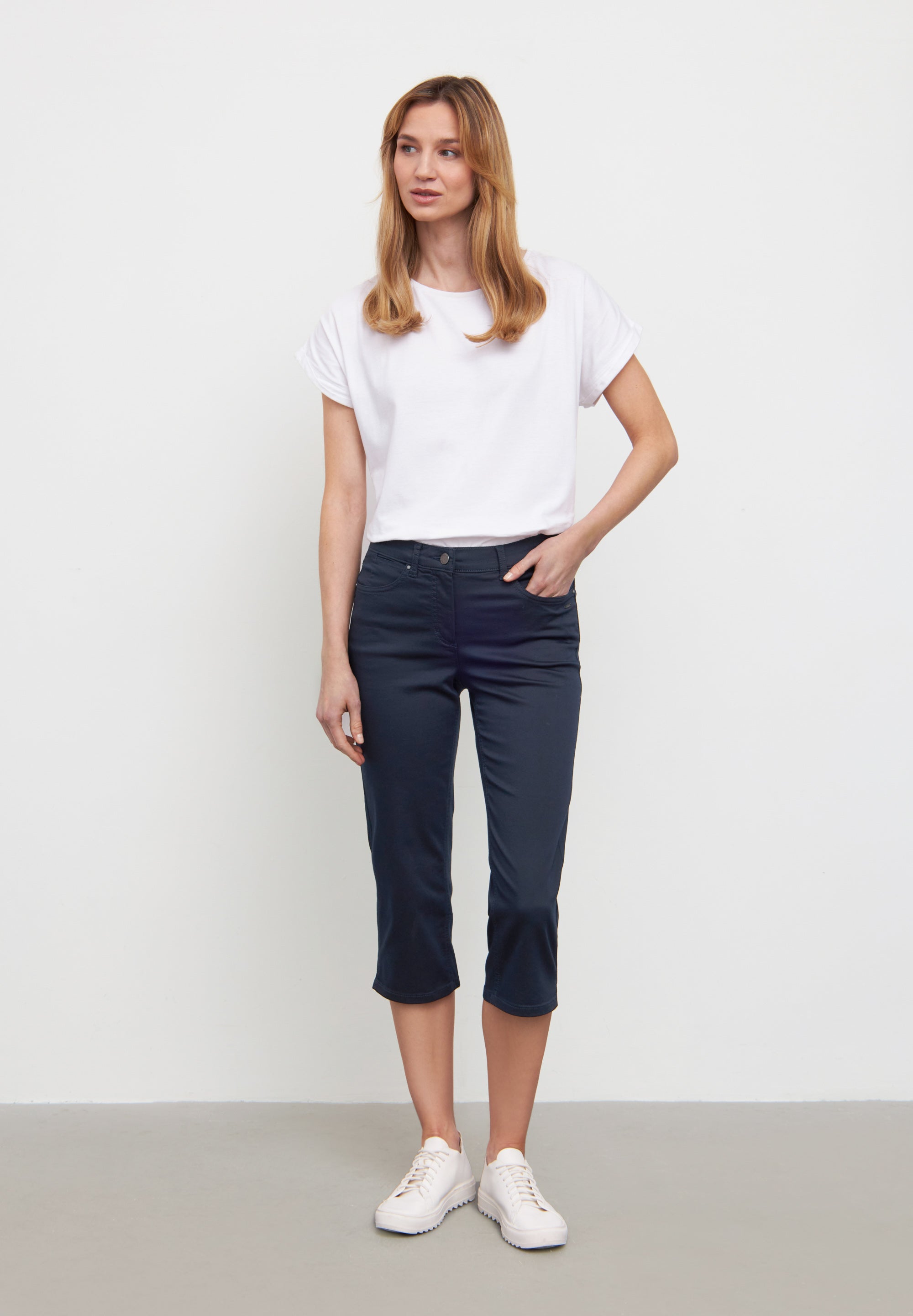 LAURIE Charlotte Regular Capri Housut Regular 49200 Navy