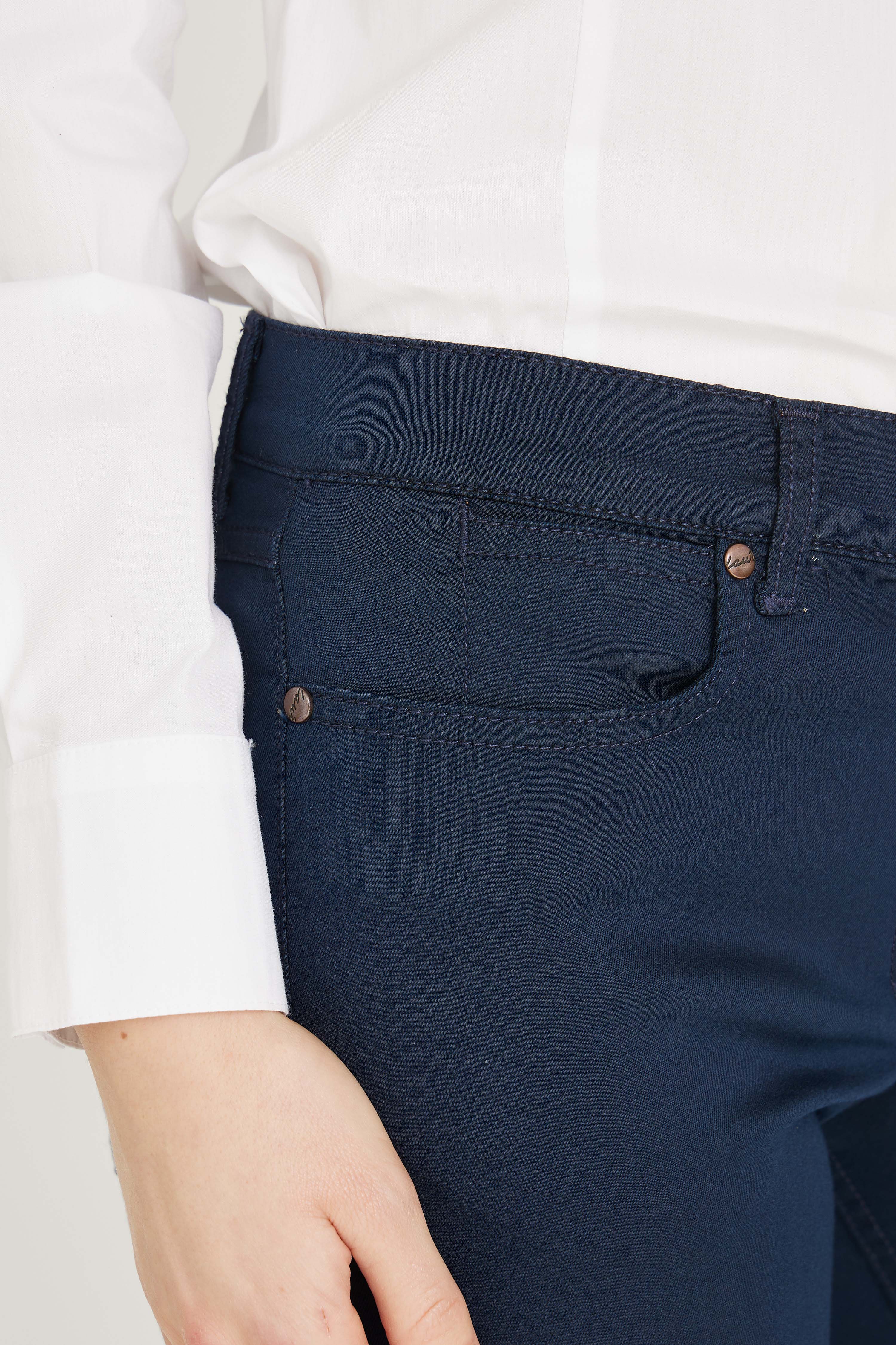 LAURIE Charlotte Regular Crop Regular 49200 Navy