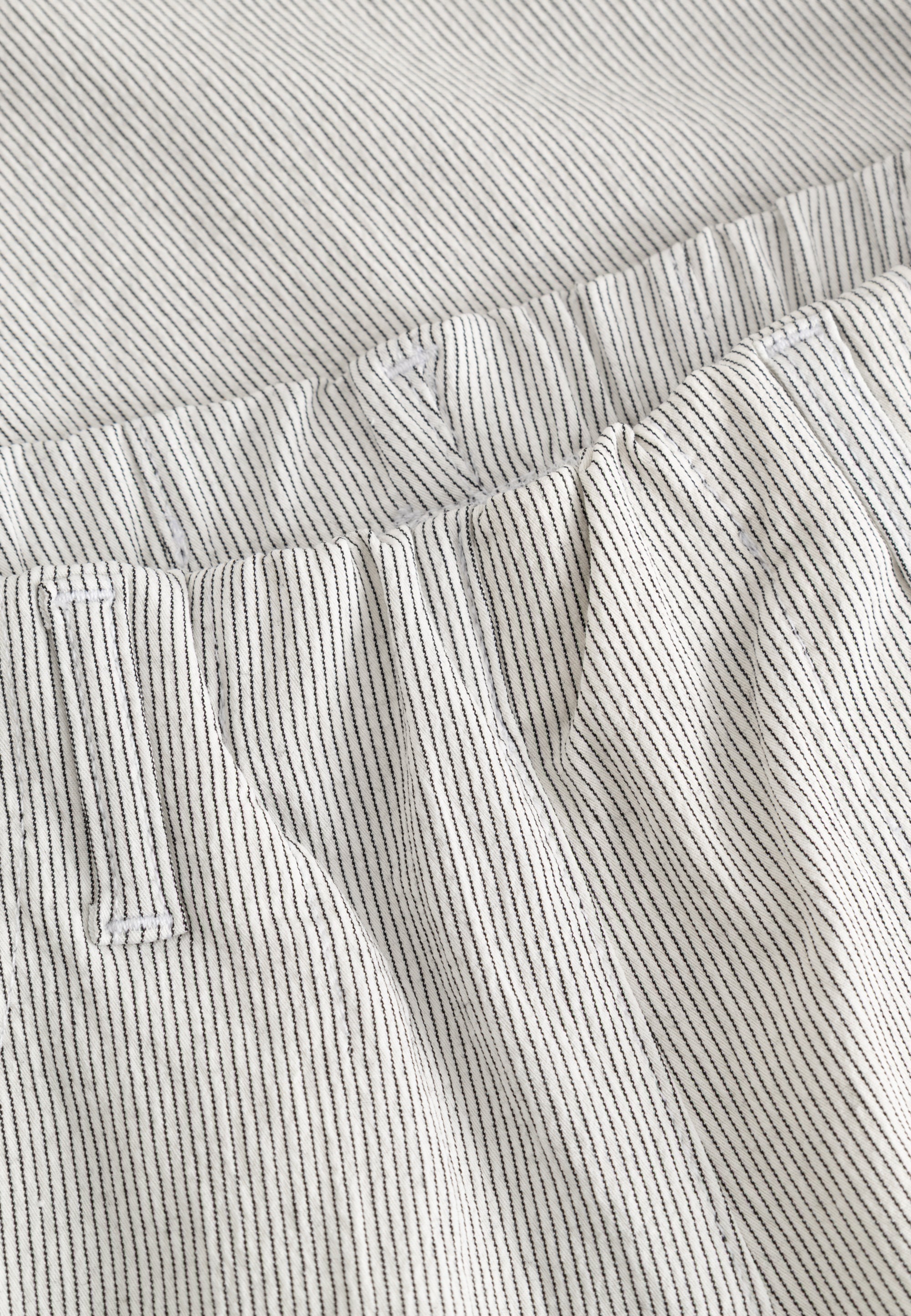 LAURIE Donna Loose CL Loose 10109 White pinstripe