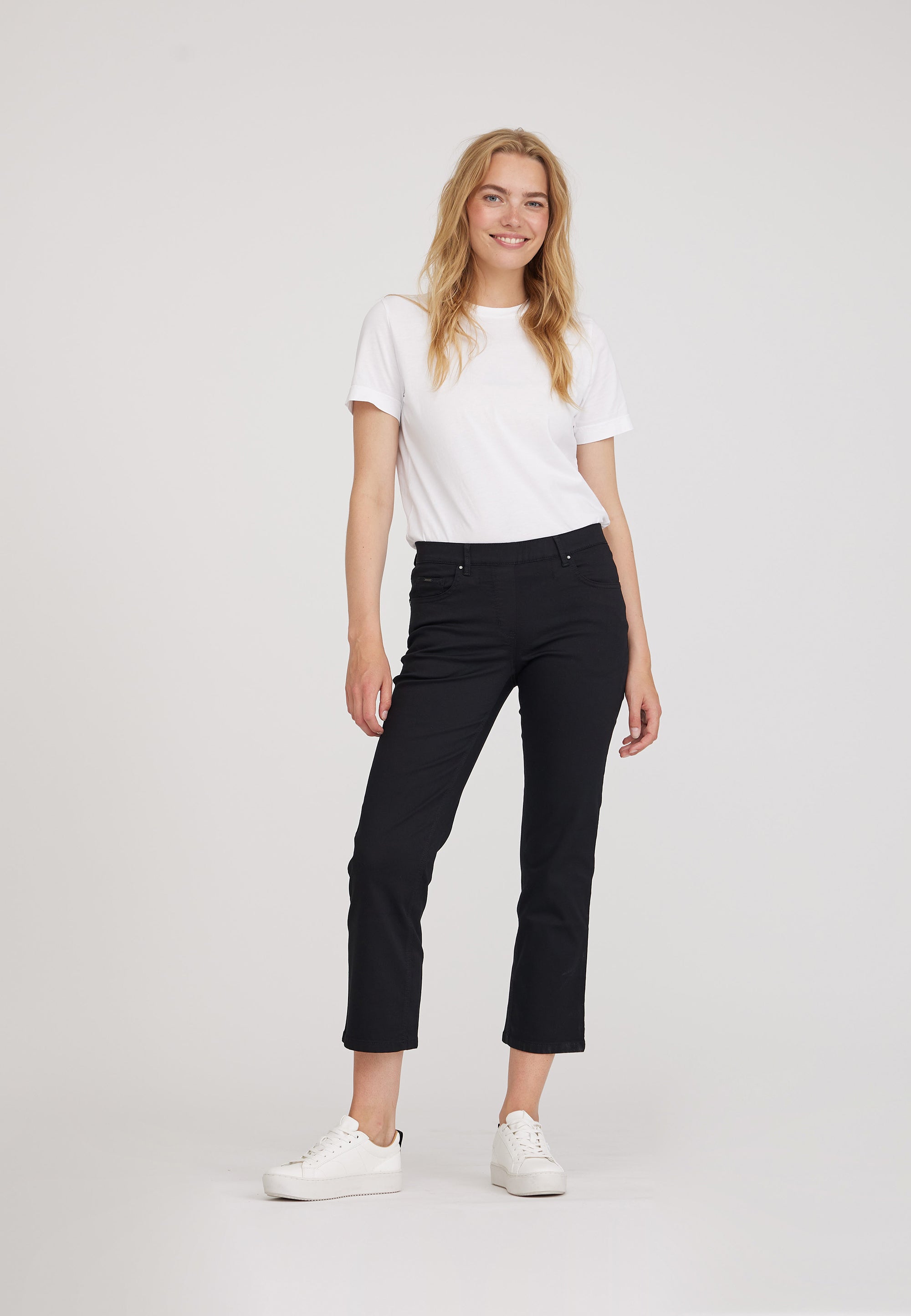 LAURIE Helen Straight - Extra Short Length Trousers STRAIGHT 99000 Black