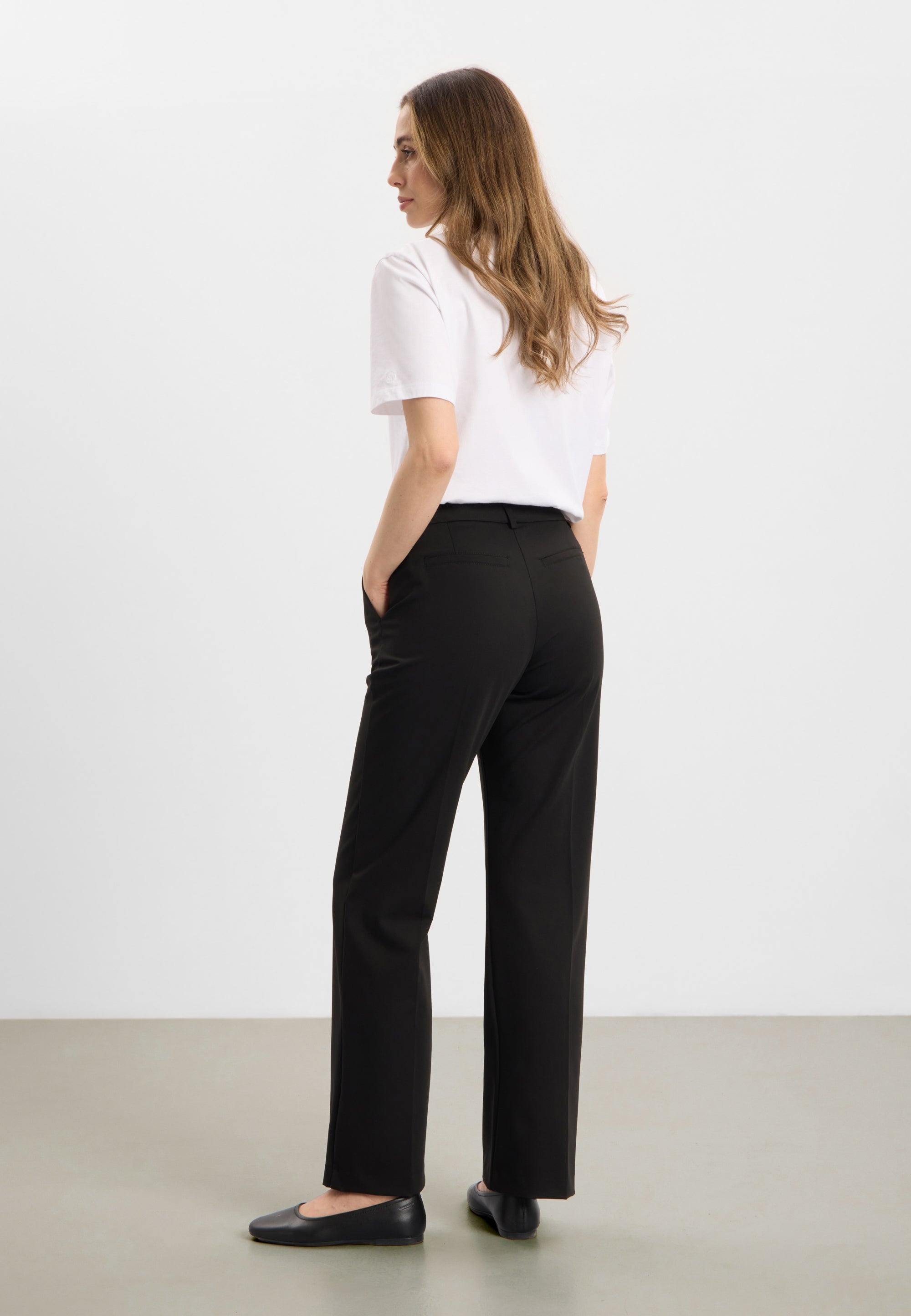 LAURIE Judy Straight - Medium Length Straight 99000 Black