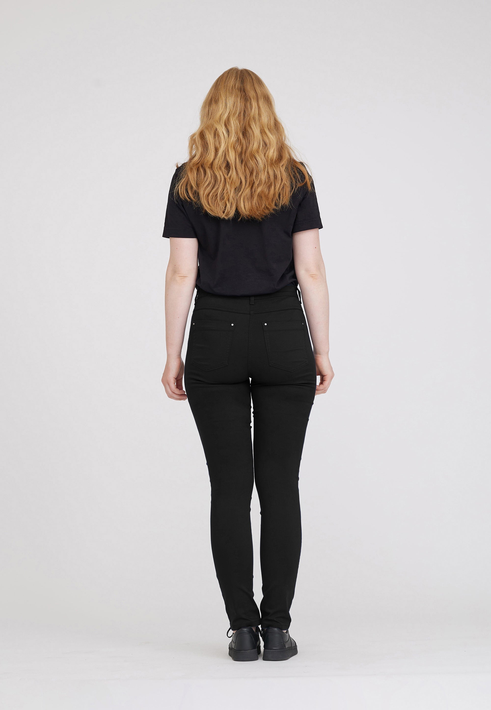 LAURIE Laura Slim - Medium Length Slim 99000 Black
