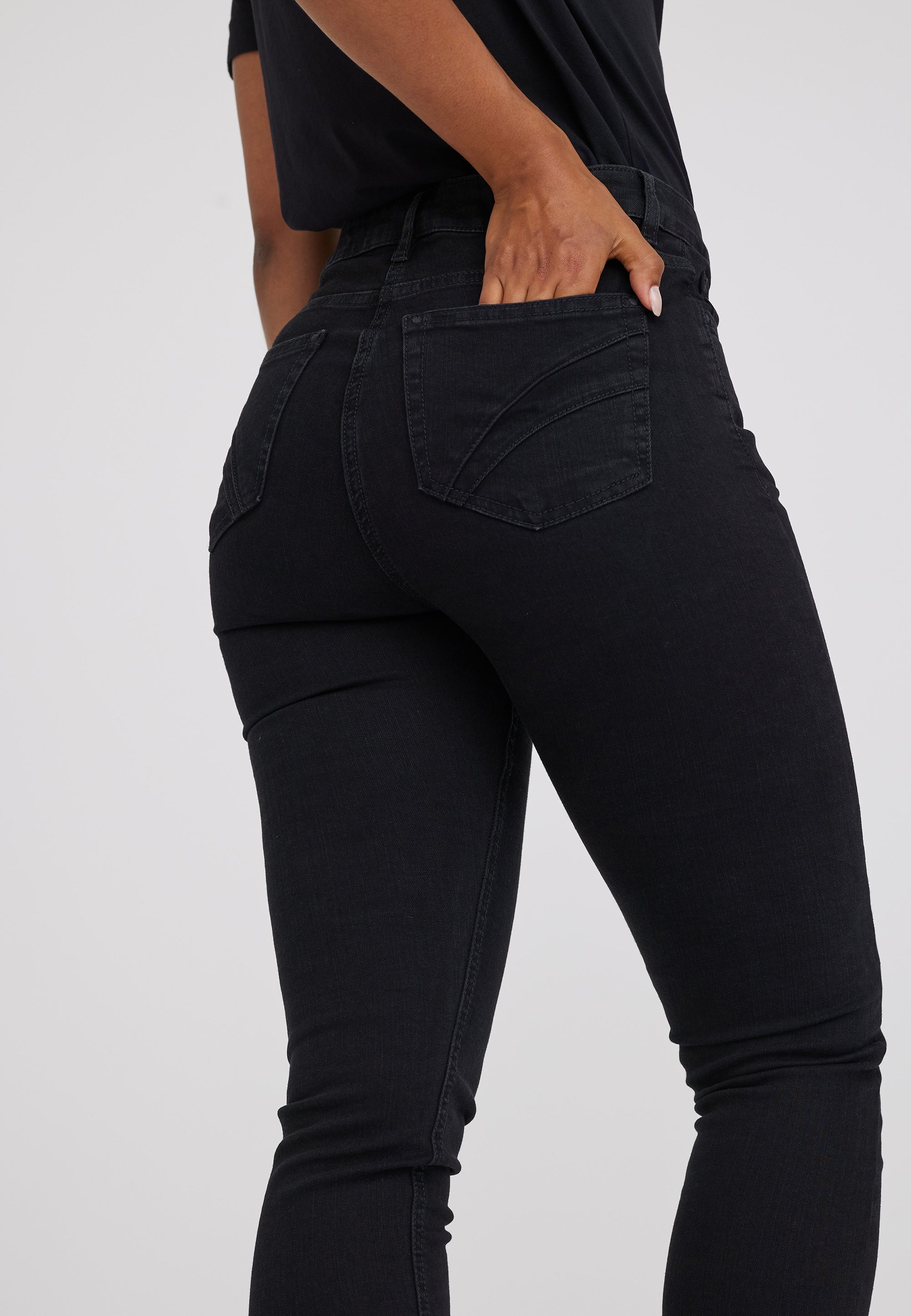 LAURIE Laura Slim - Medium Length - Ecolabel Trousers SLIM 99520 Washed Black Denim