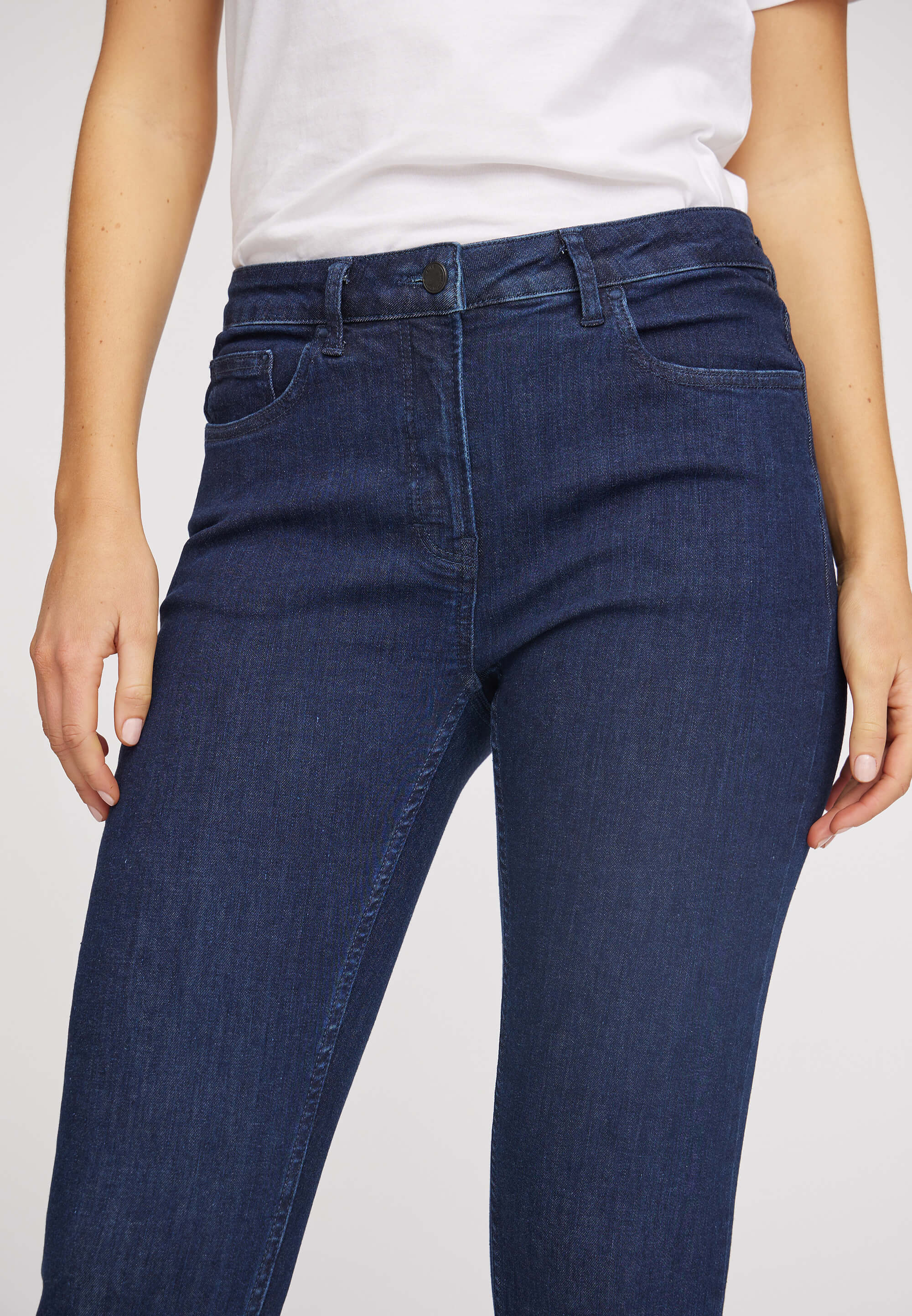 LAURIE Laura Slim - Medium Length - Ecolabel Slim 49505 Dark Blue Denim
