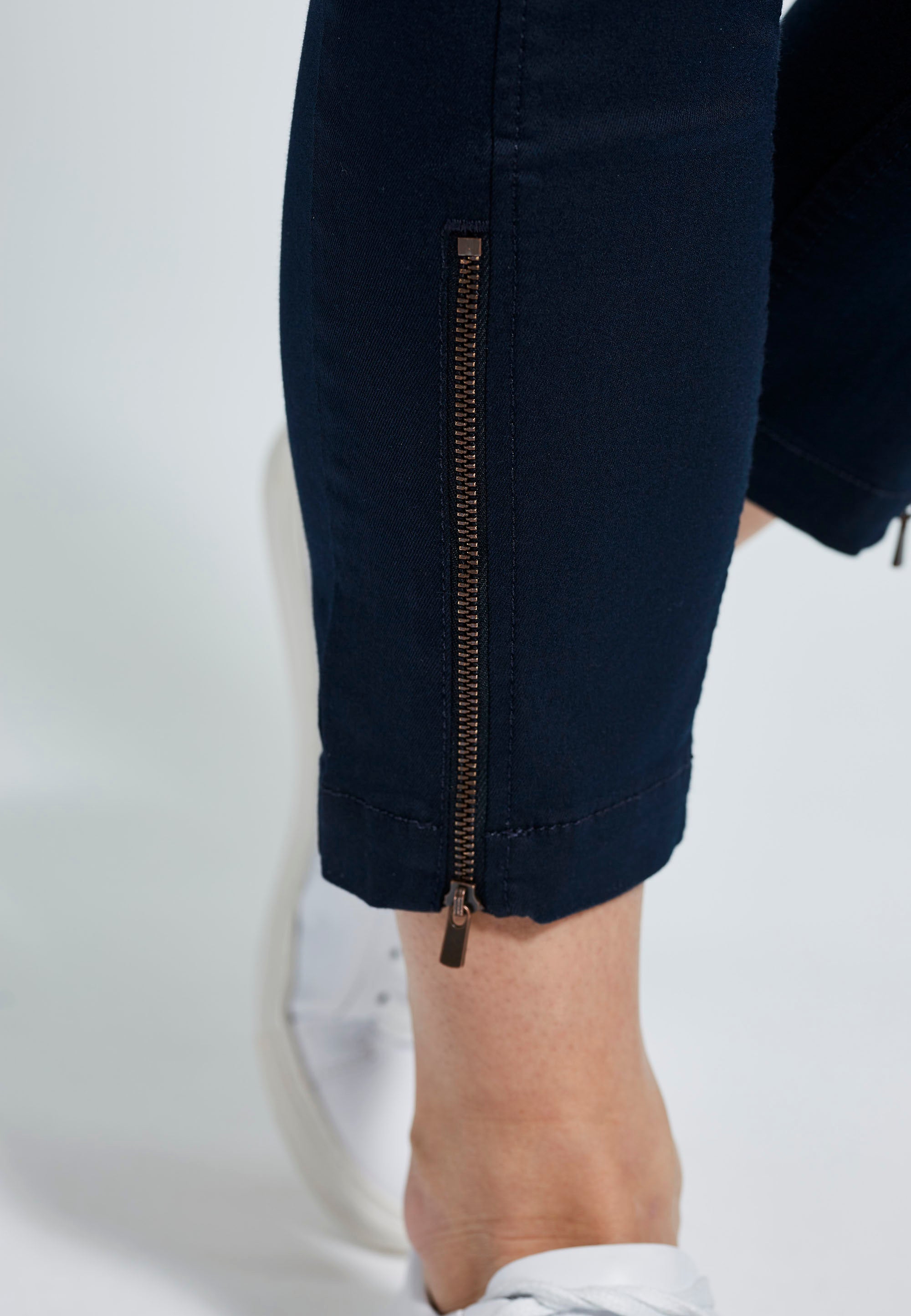 LAURIE Madison Slim Crop Slim 49200 Navy