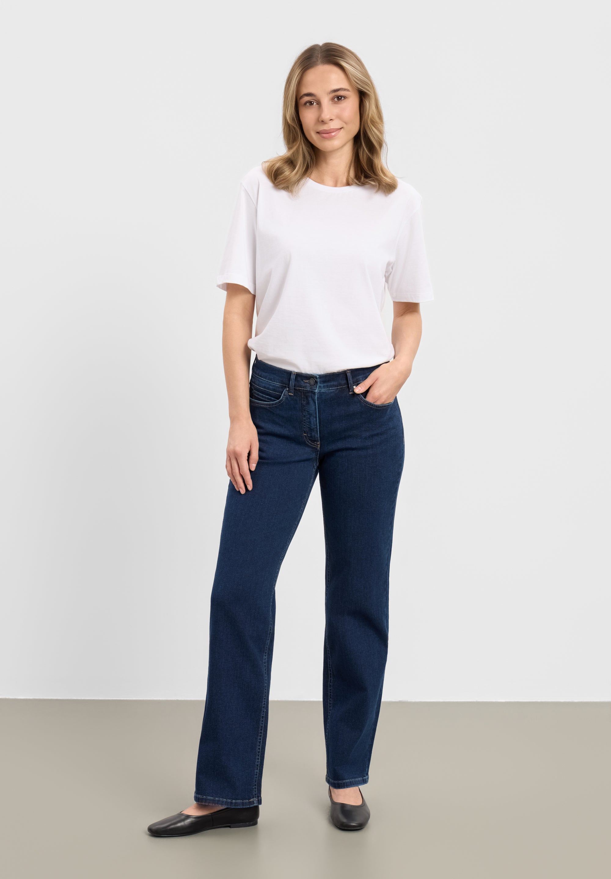 LAURIE Marple Straight - Medium Length Straight 40513 Dark Blue Denim