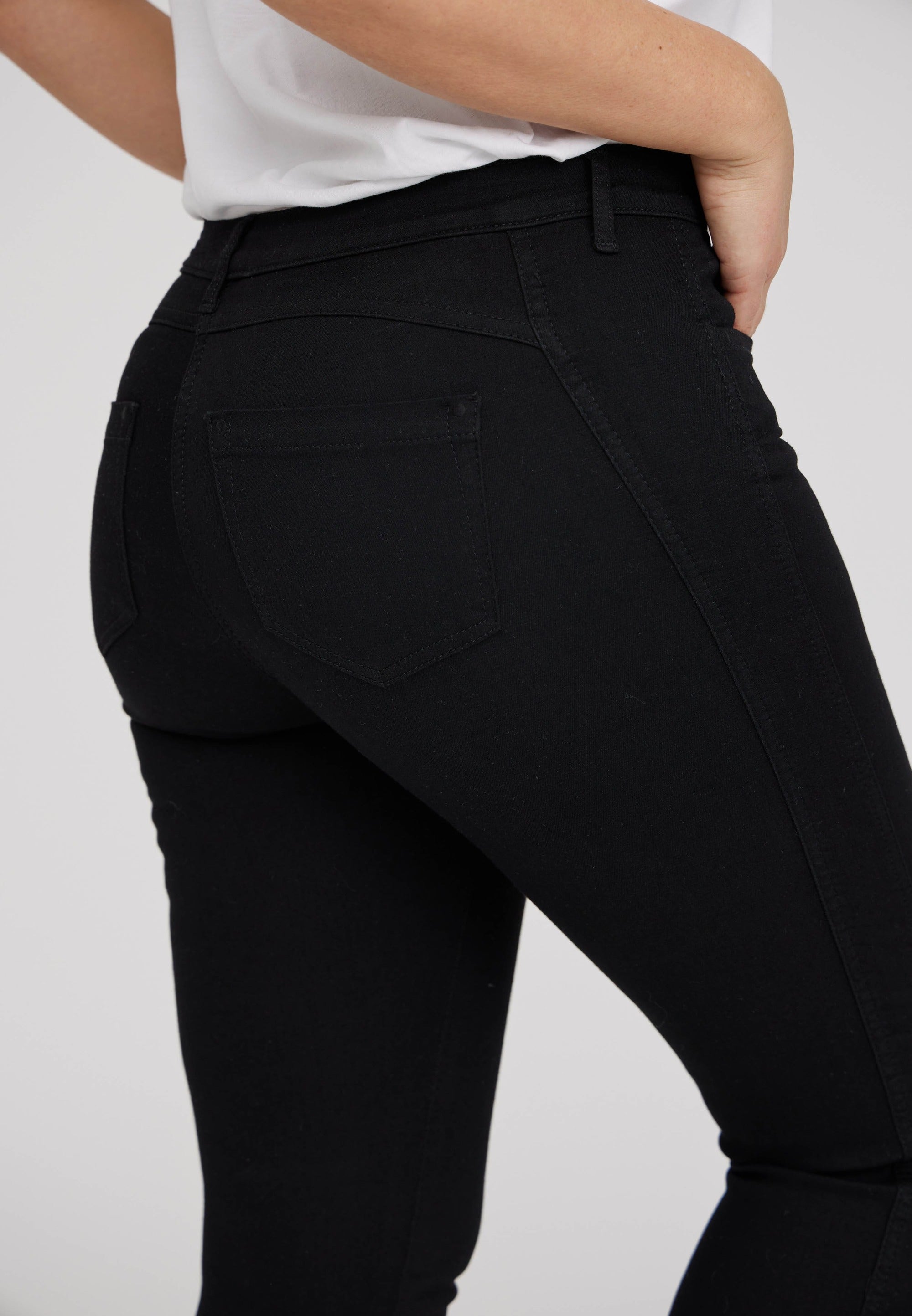 LAURIE Serene 5-pocket Regular - Short Length Regular 99000 Black