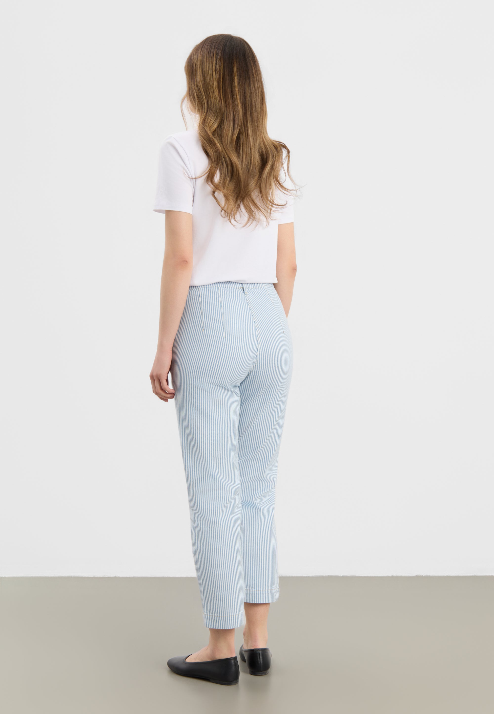 LAURIE Taylor Regular Cropped Regular 10044 White blue stripe