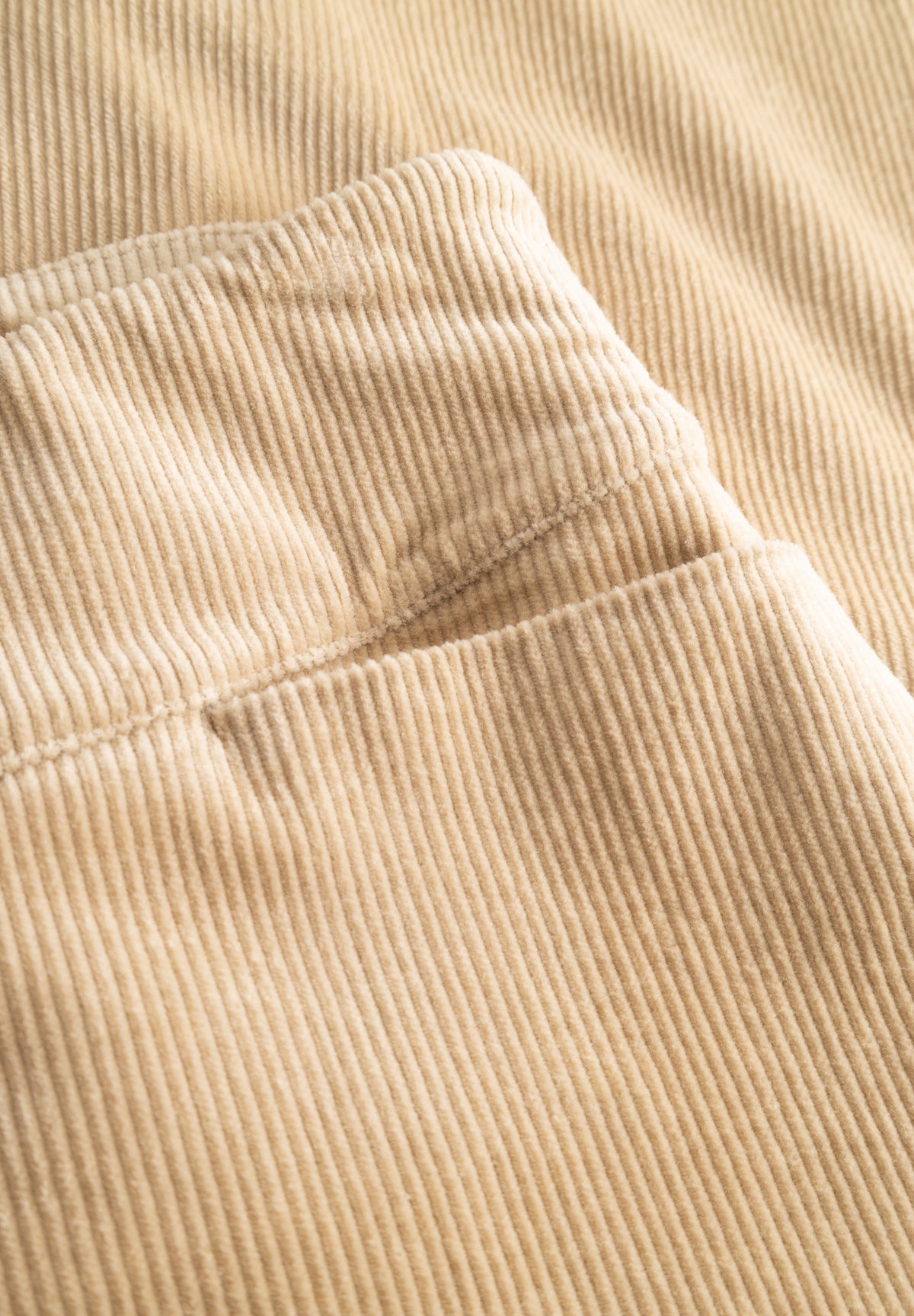 LAURIE Thea Straight Sametti - Medium Length Straight 28000 Cafe Latte