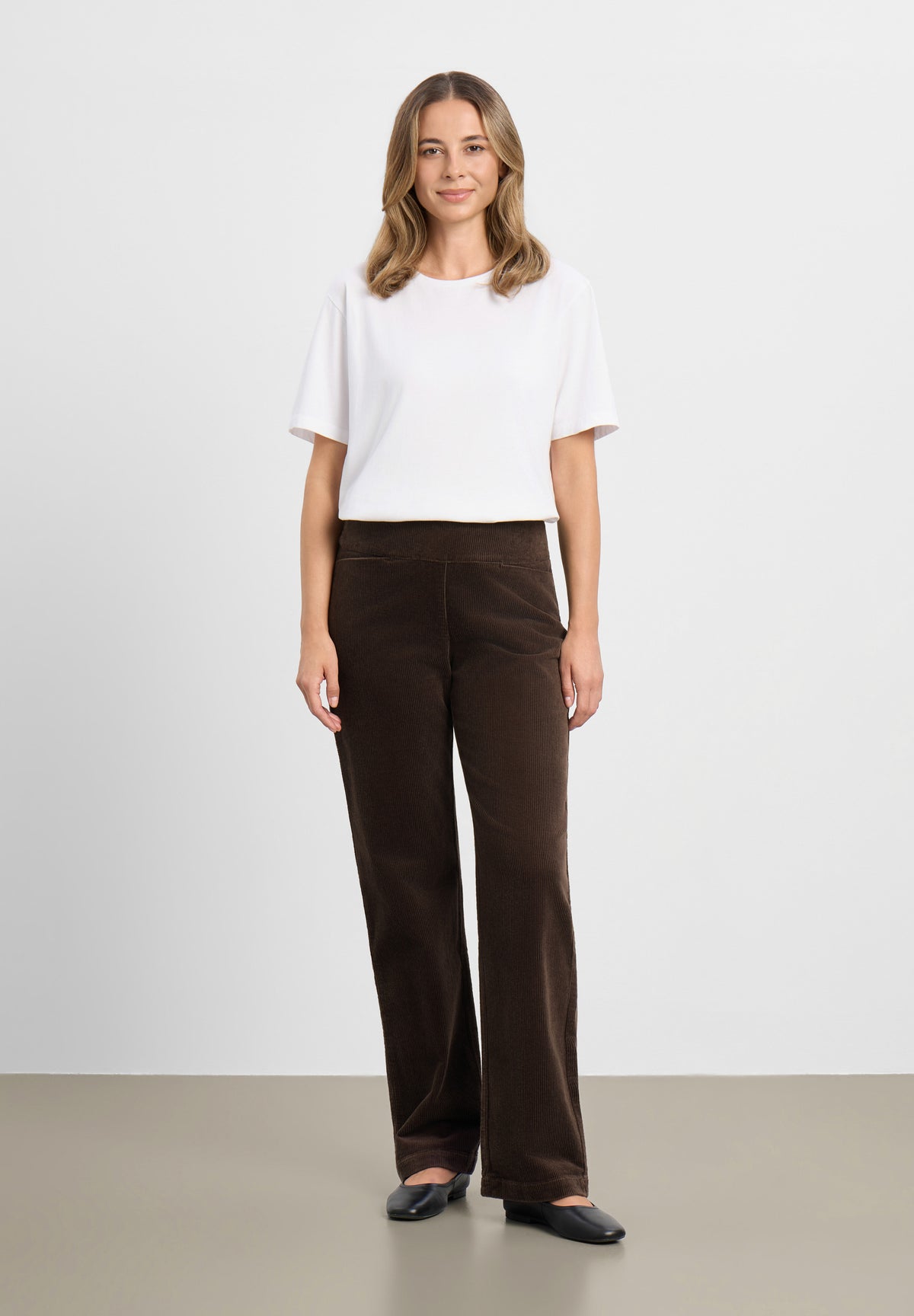 LAURIE Thea Straight Sametti - Medium Length Straight 88000 Brown