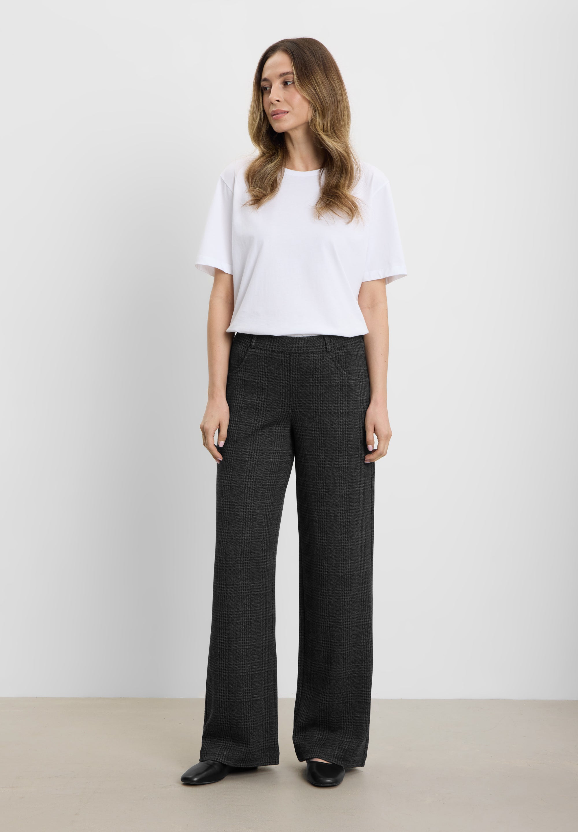 Donna Loose - Medium Length - Anthracite Check (PRE)