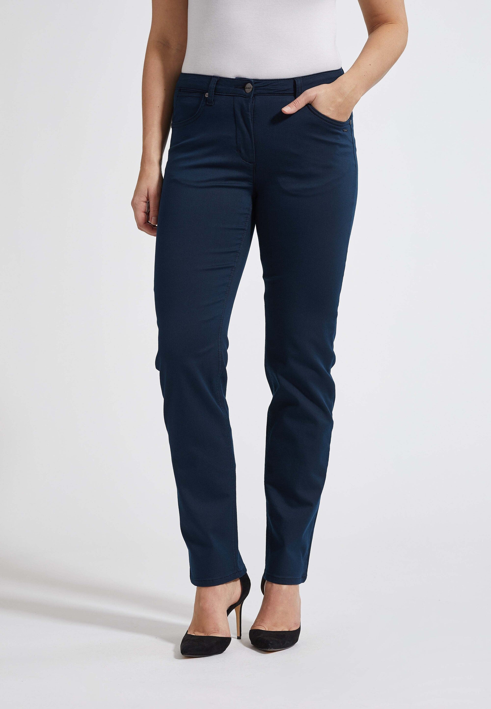 LAURIE  Bailey Classic - Medium Length Classic 49200 Navy