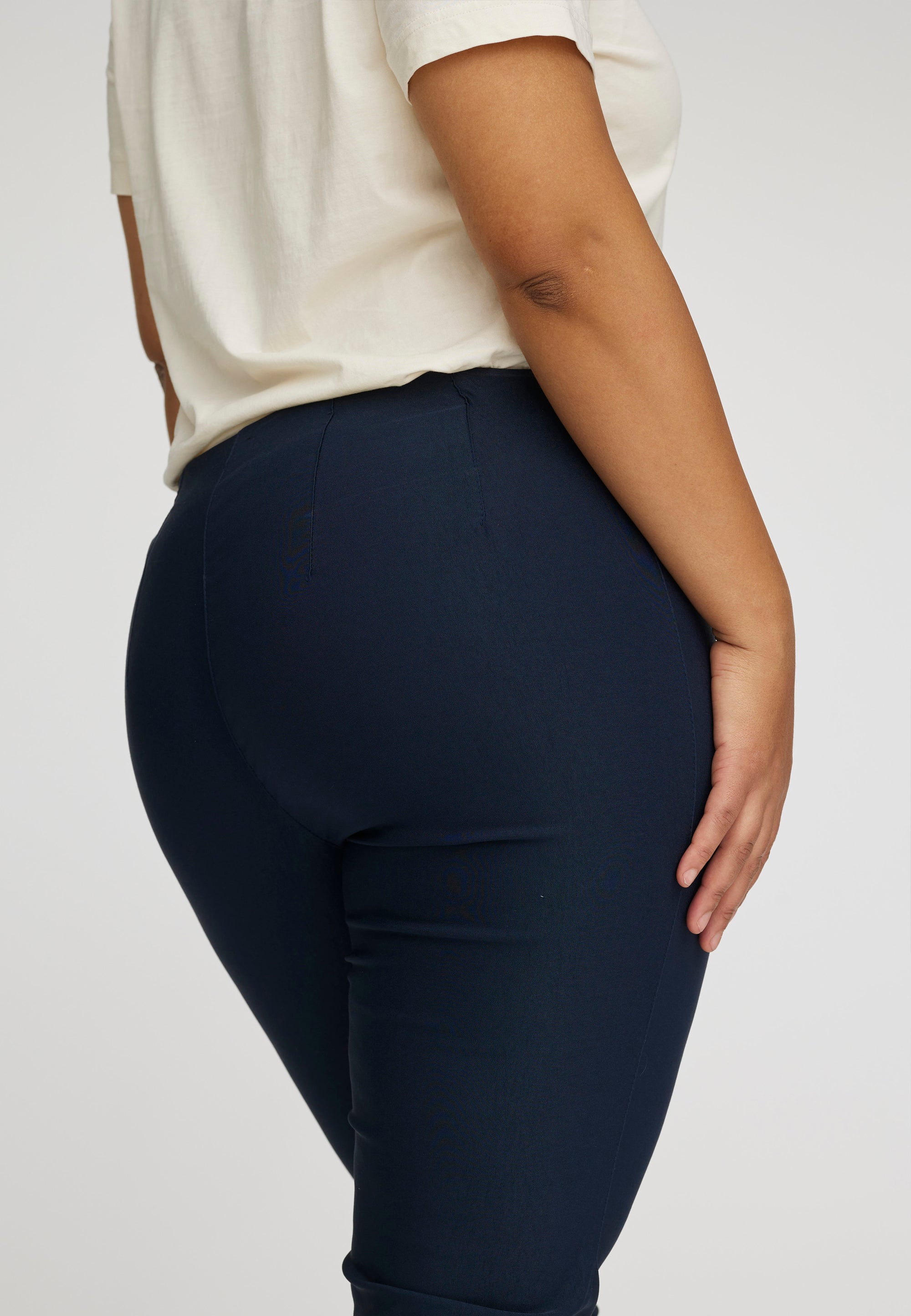 LAURIE Bella Straight - Medium Length Straight 49970 Navy