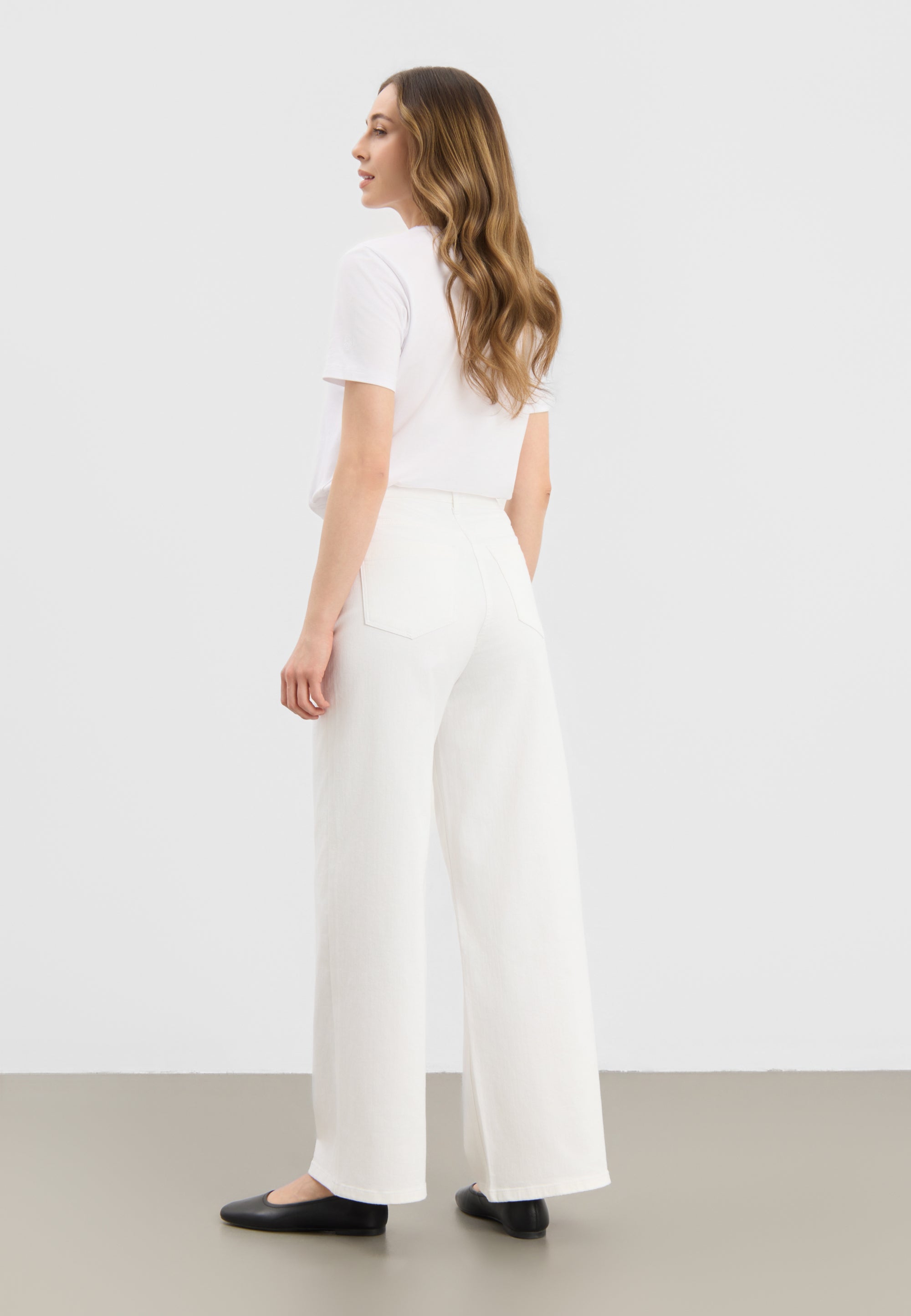 LAURIE Carol Loose ML Loose 10000 White