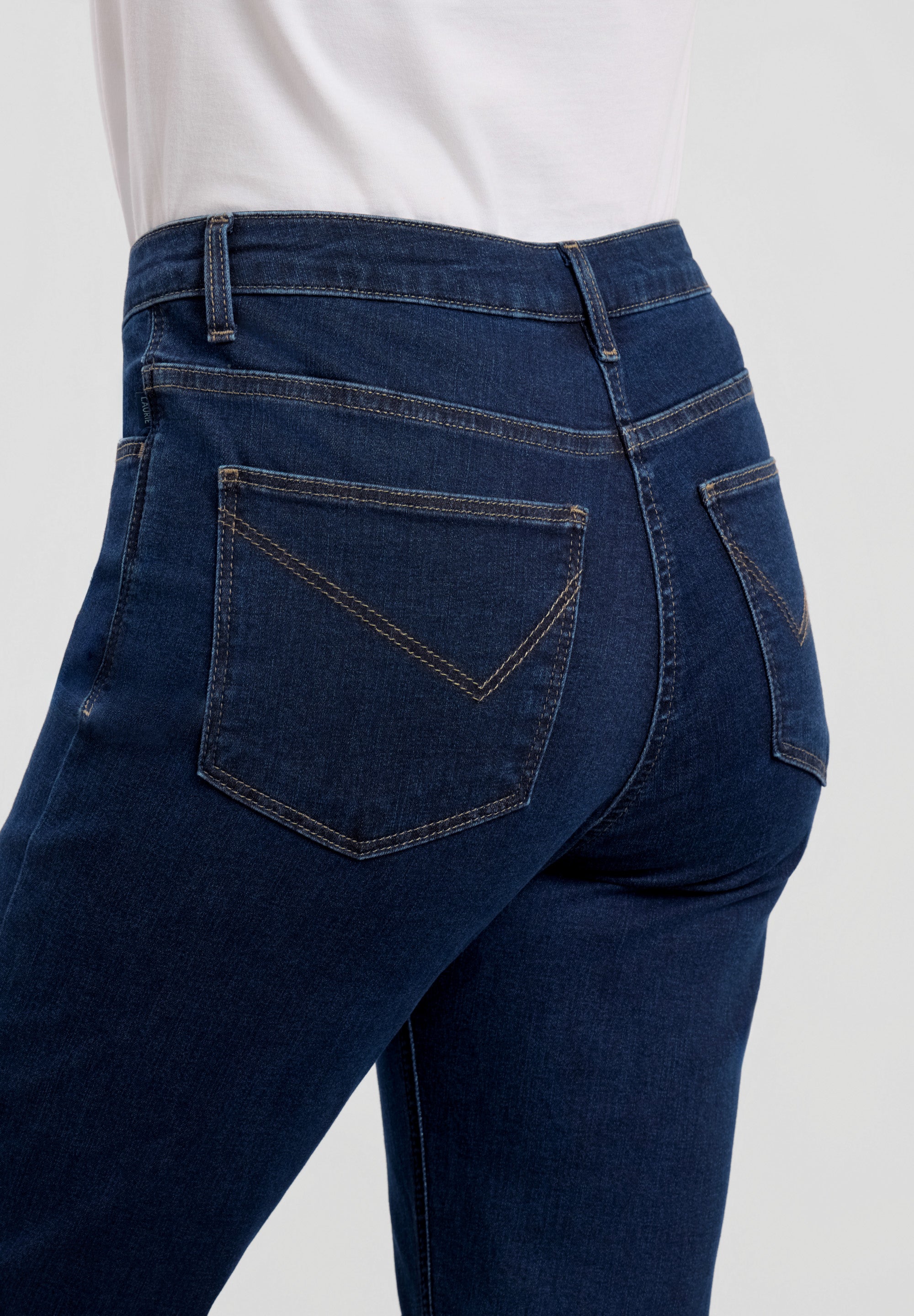 LAURIE Charlotte Flare Regular - Medium Length Regular 40513 Dark Blue Denim