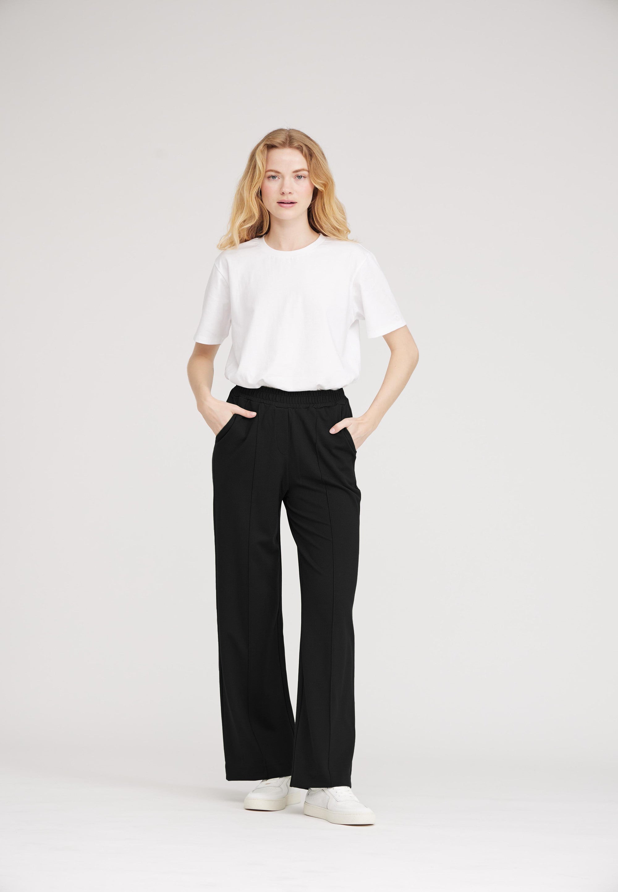 LAURIE  Daisy Straight - Medium Length Straight 99000 Black