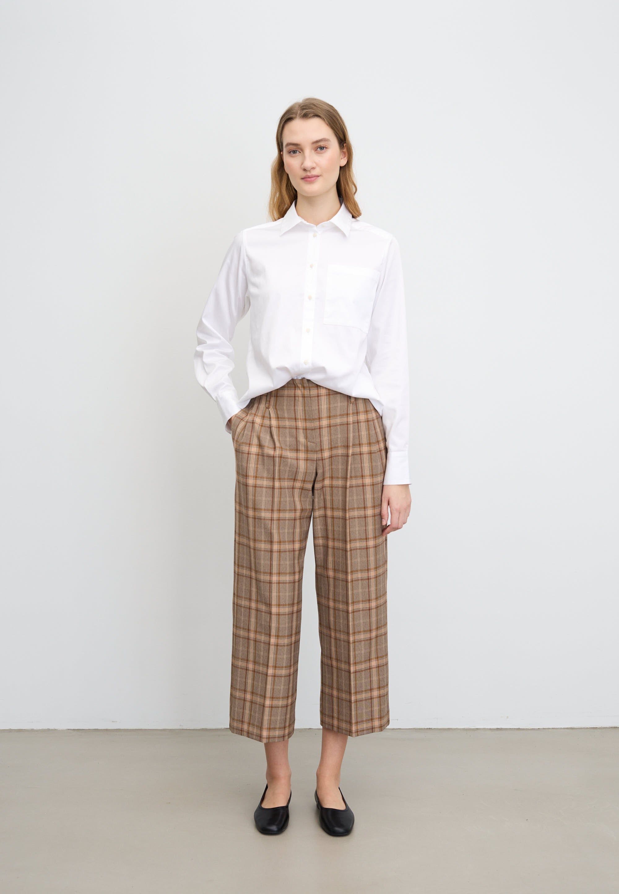 LAURIE Dignity Loose Crop Loose 84285 Deer Check