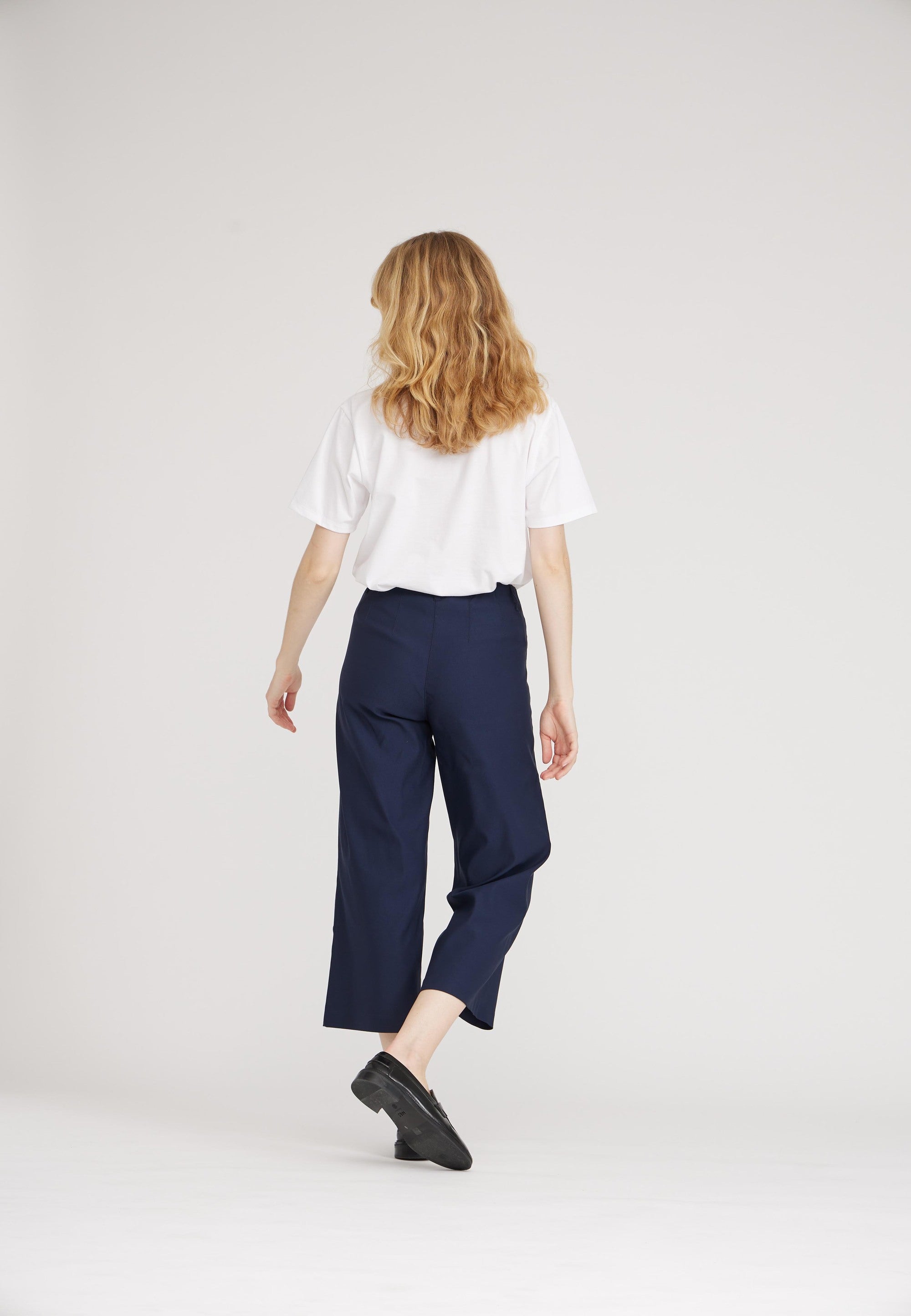 LAURIE  Donna Loose Crop Loose 49000 Navy