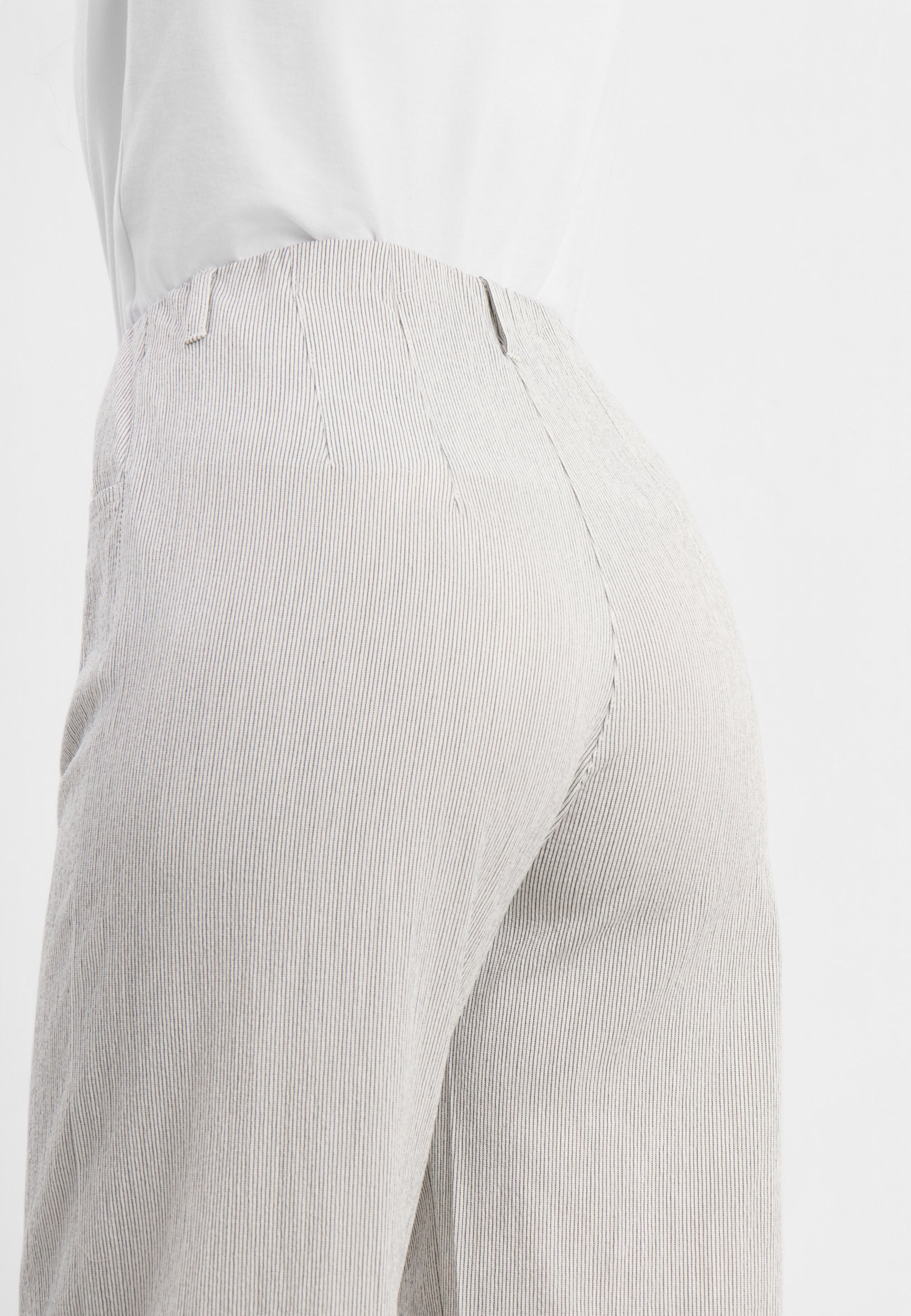LAURIE Donna Loose CL Loose 10109 White pinstripe