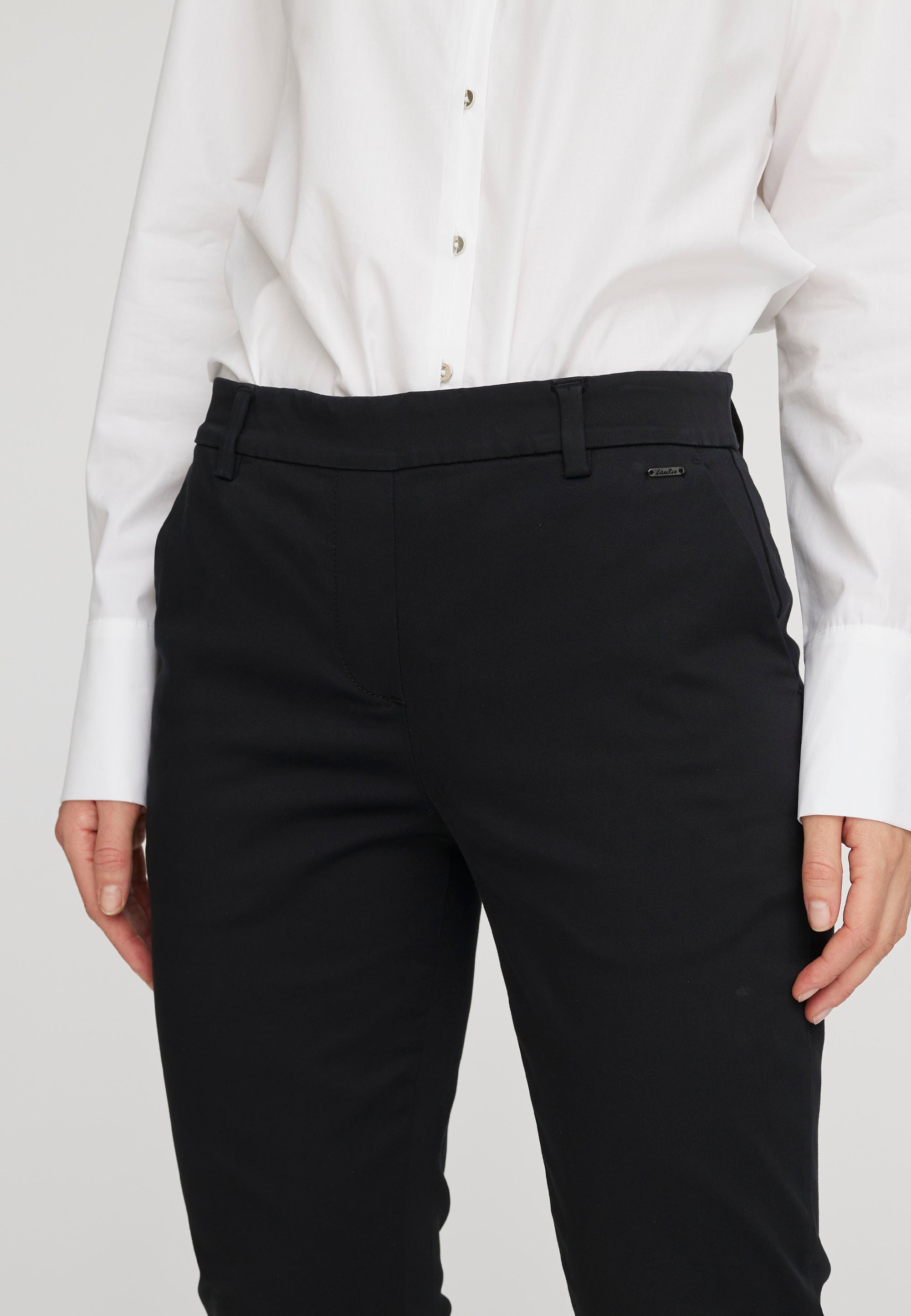 LAURIE  Fanny Slim - Short Length Trousers SLIM 99105 Black