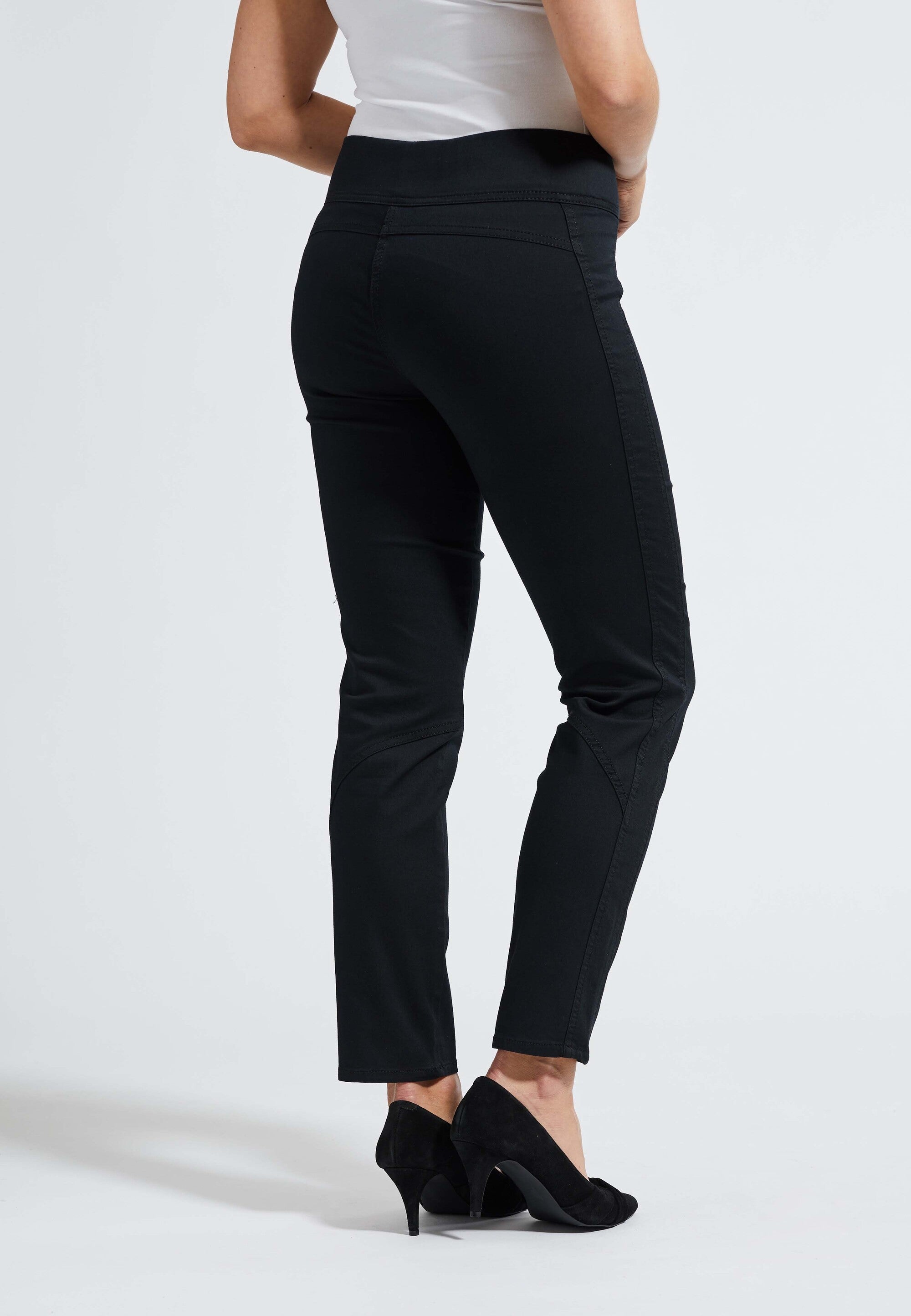 LAURIE  Jade Regular - Short Length Regular 99100 Black