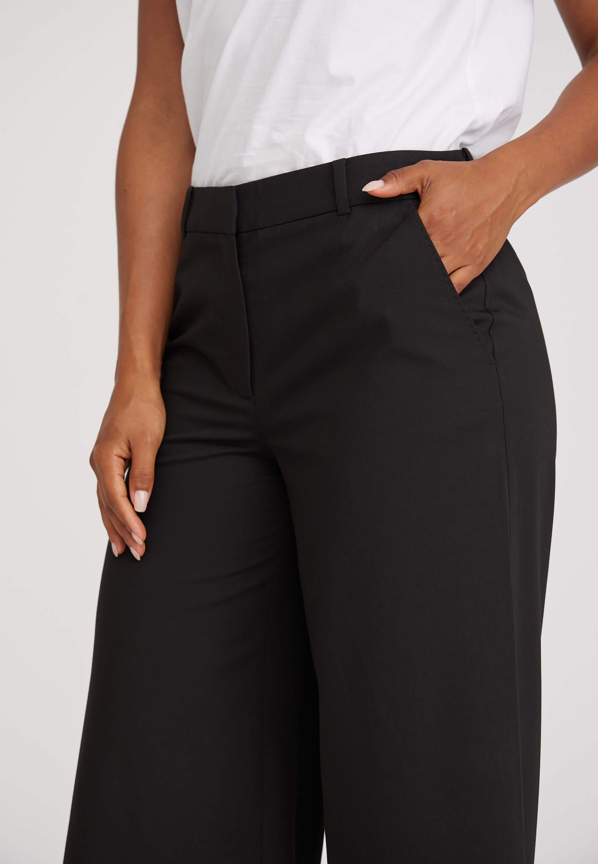 LAURIE Lia Loose Crop Trousers LOOSE 99000 Black