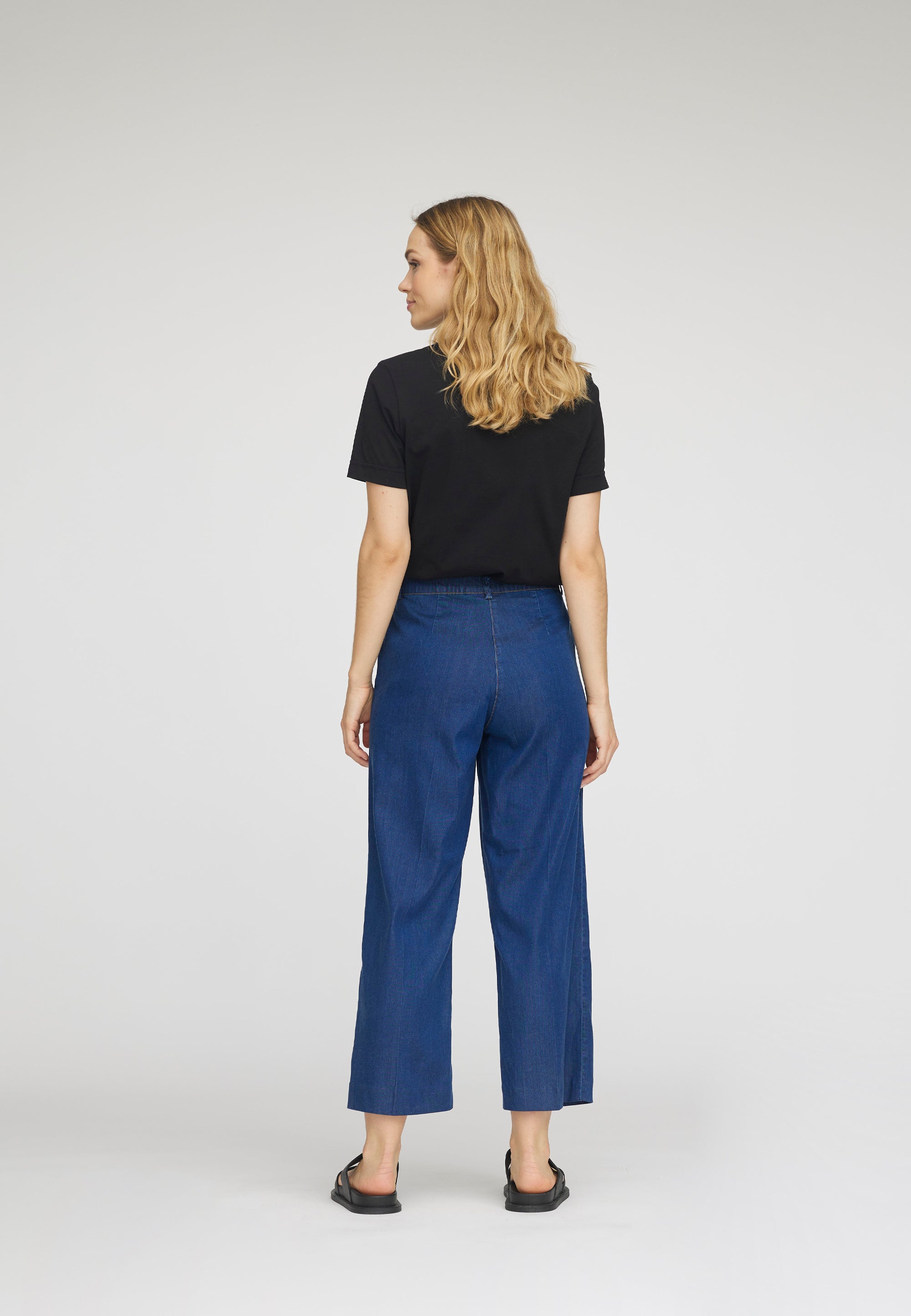 LAURIE Phoebe Loose Crop Trousers LOOSE 44506 Medium Blue Denim