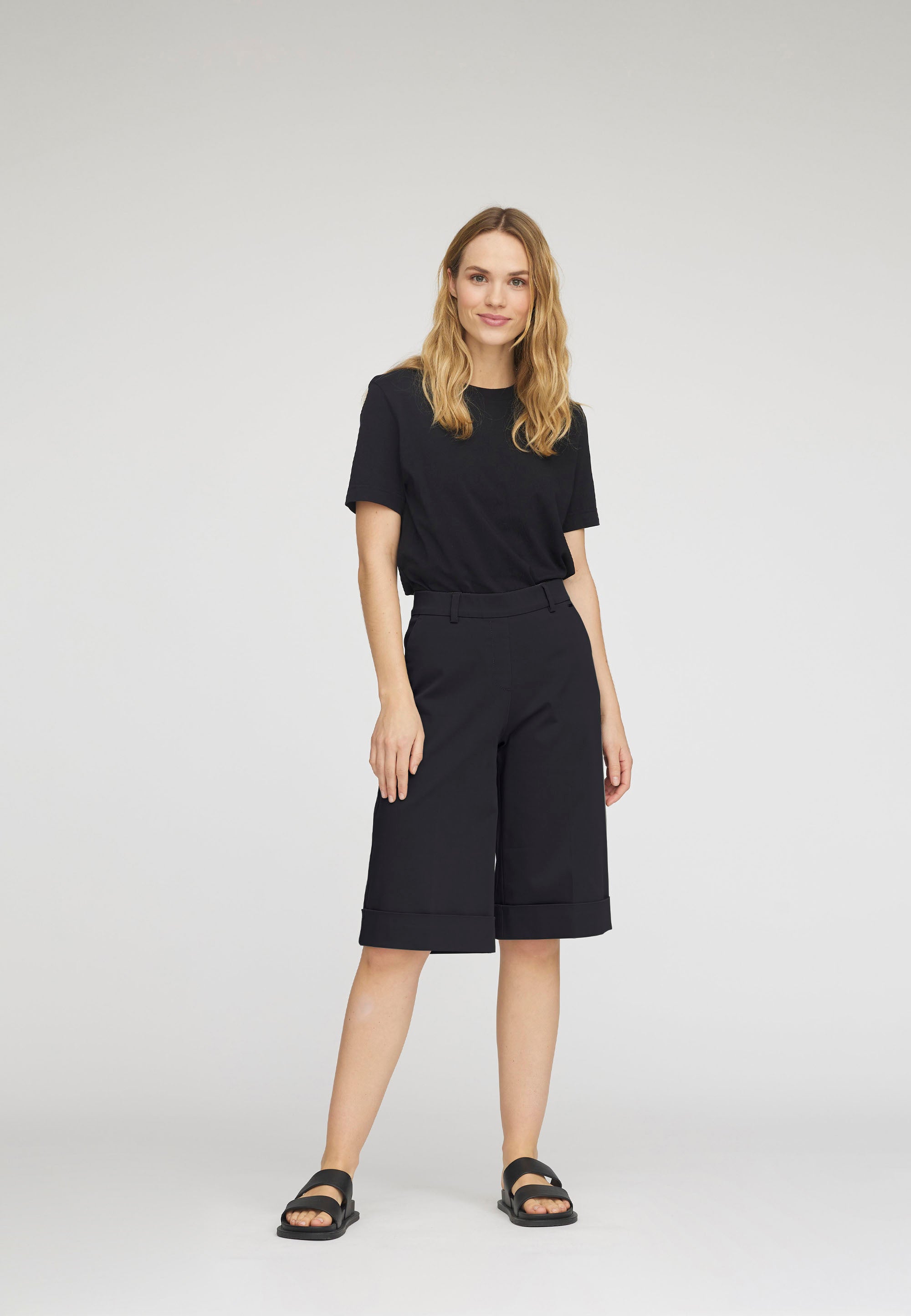 LAURIE Phoebe Turn-Up Loose Shorts Trousers LOOSE 99105 Black