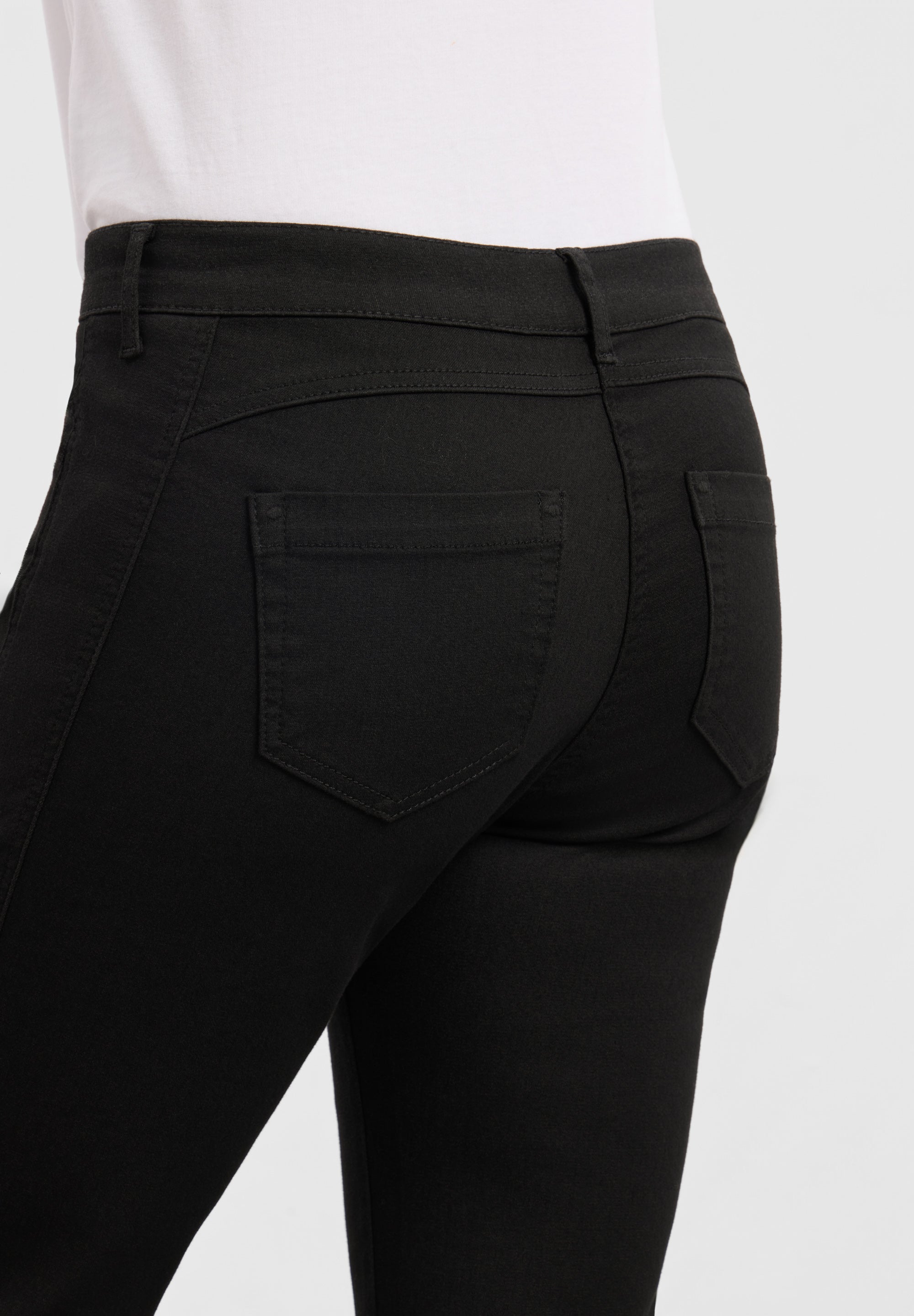 LAURIE Serene 5-pocket Regular - Medium Length Regular 99000 Black