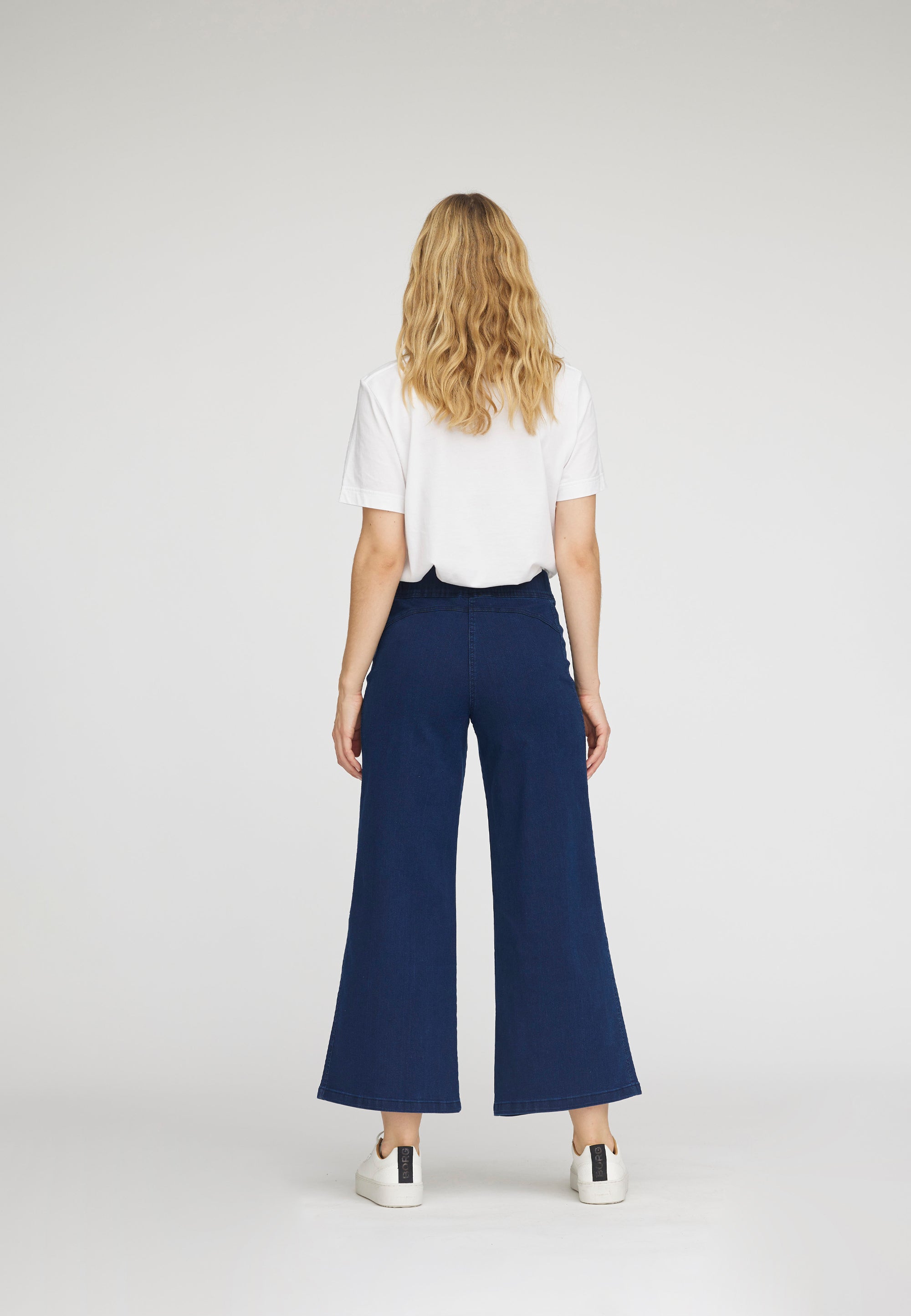 LAURIE  Serene Loose - Extra Short Length Loose 49520 Dark Blue Denim