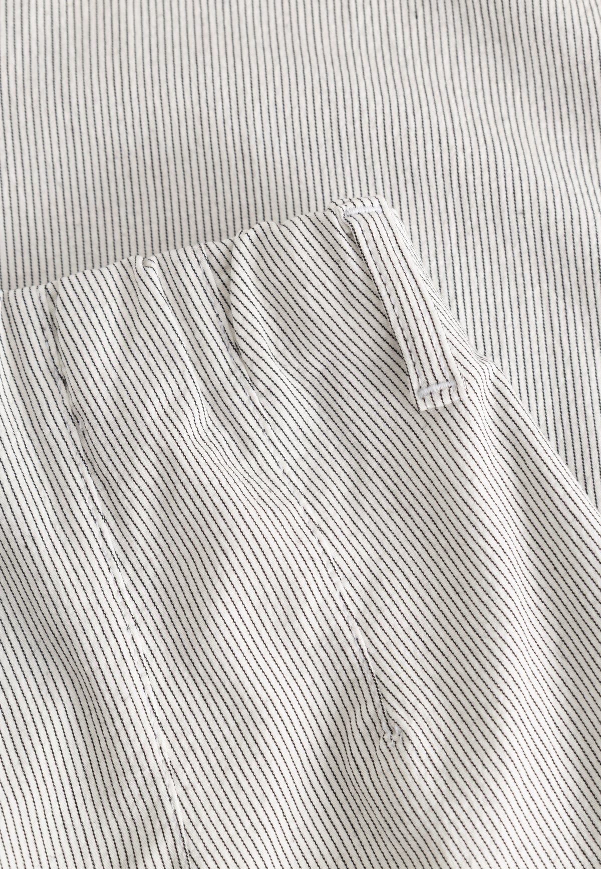 LAURIE Taylor Regular - Capri Medium Length Regular 10109 White pinstripe