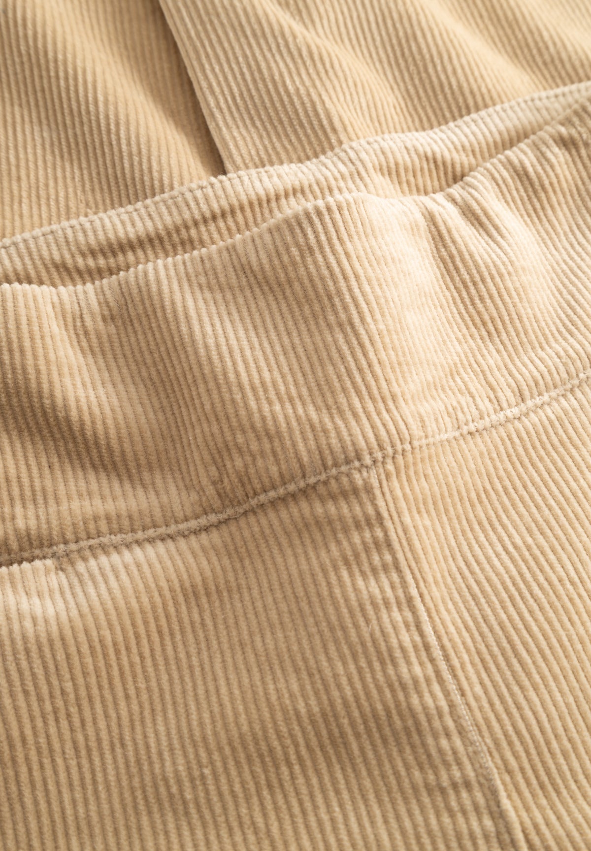 LAURIE Thea Straight Sametti - Medium Length Straight 28000 Cafe Latte