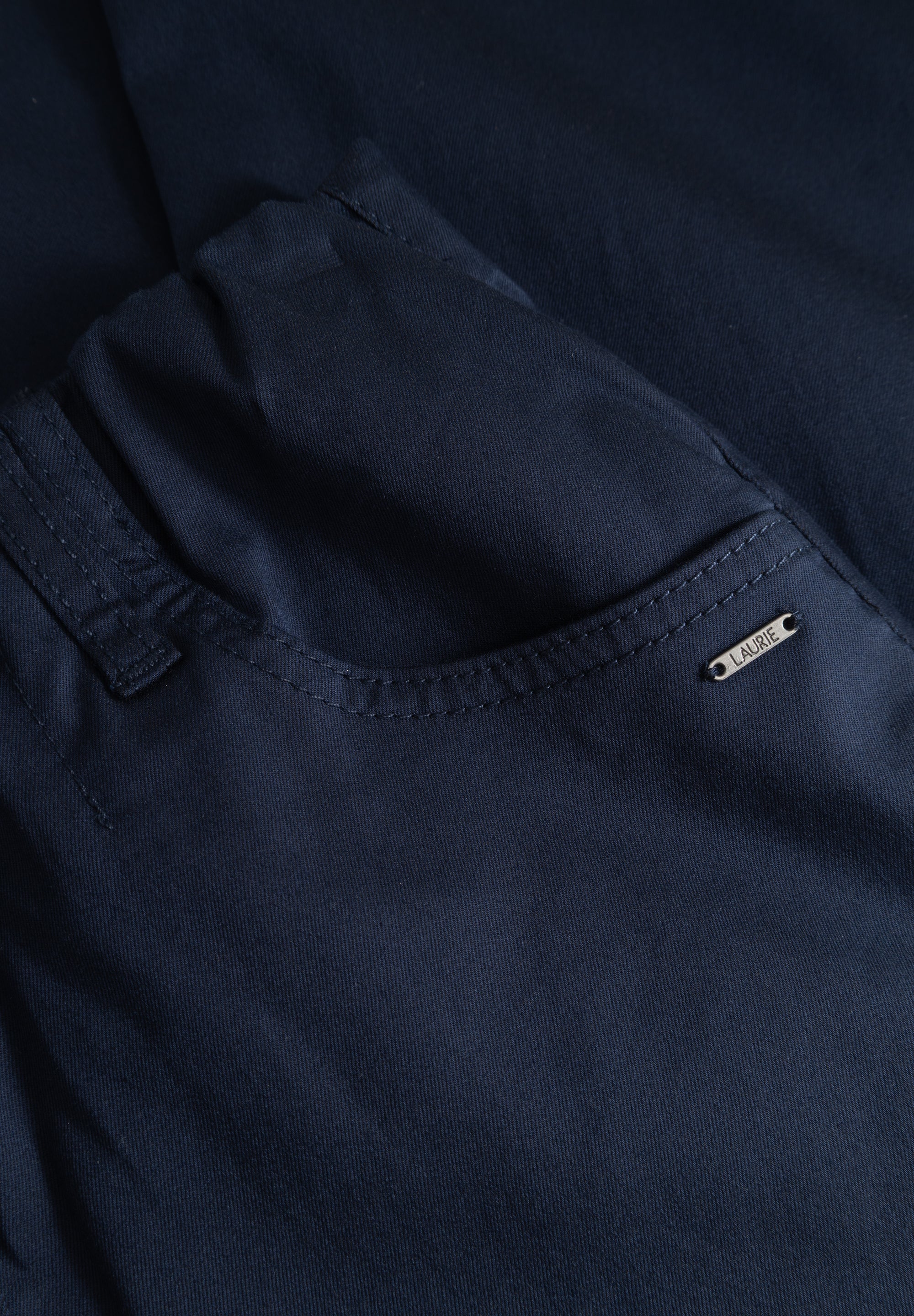 LAURIE Tracy Straight - Medium Length Straight 49000 Navy