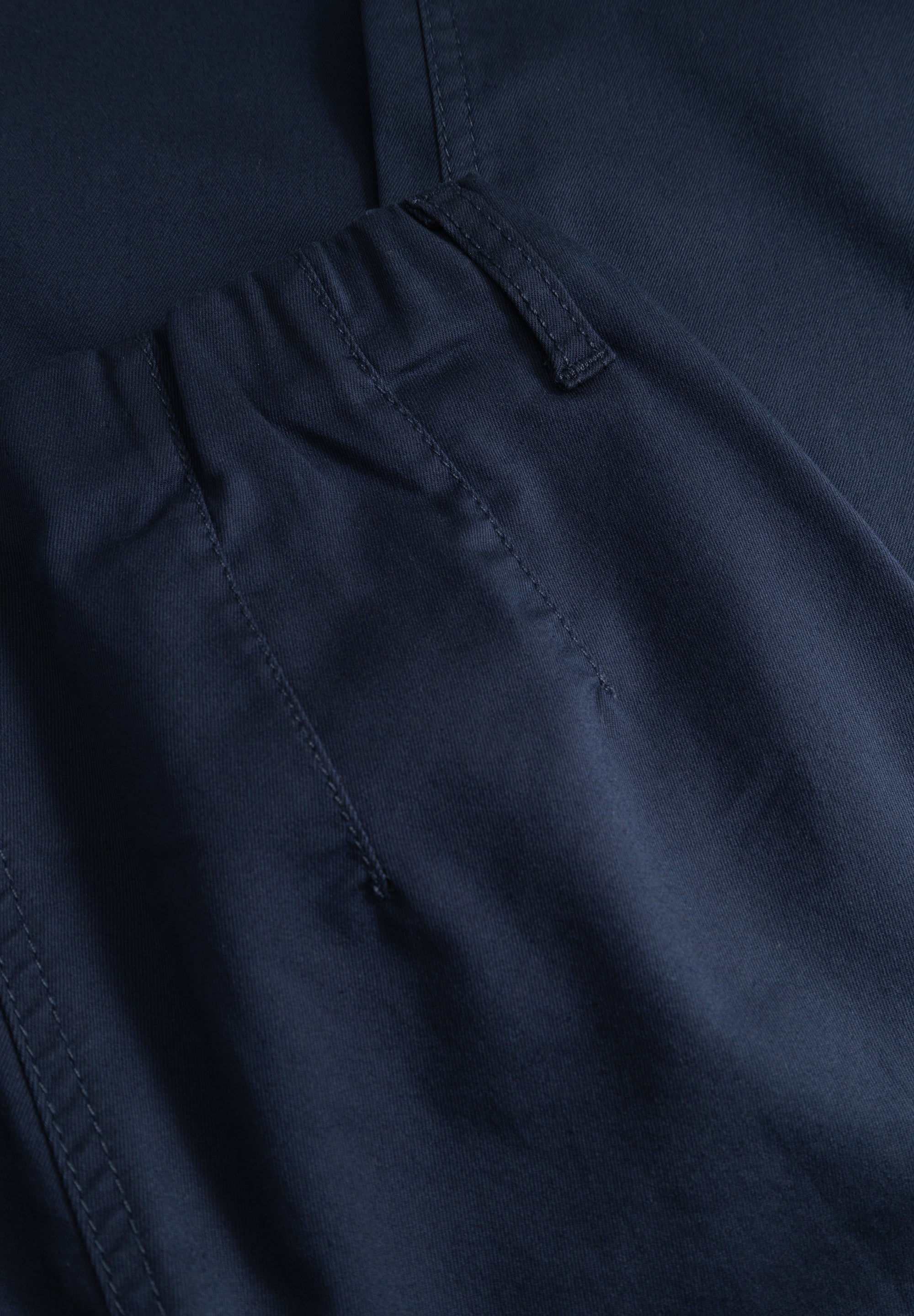 LAURIE Tracy Straight - Medium Length Straight 49000 Navy