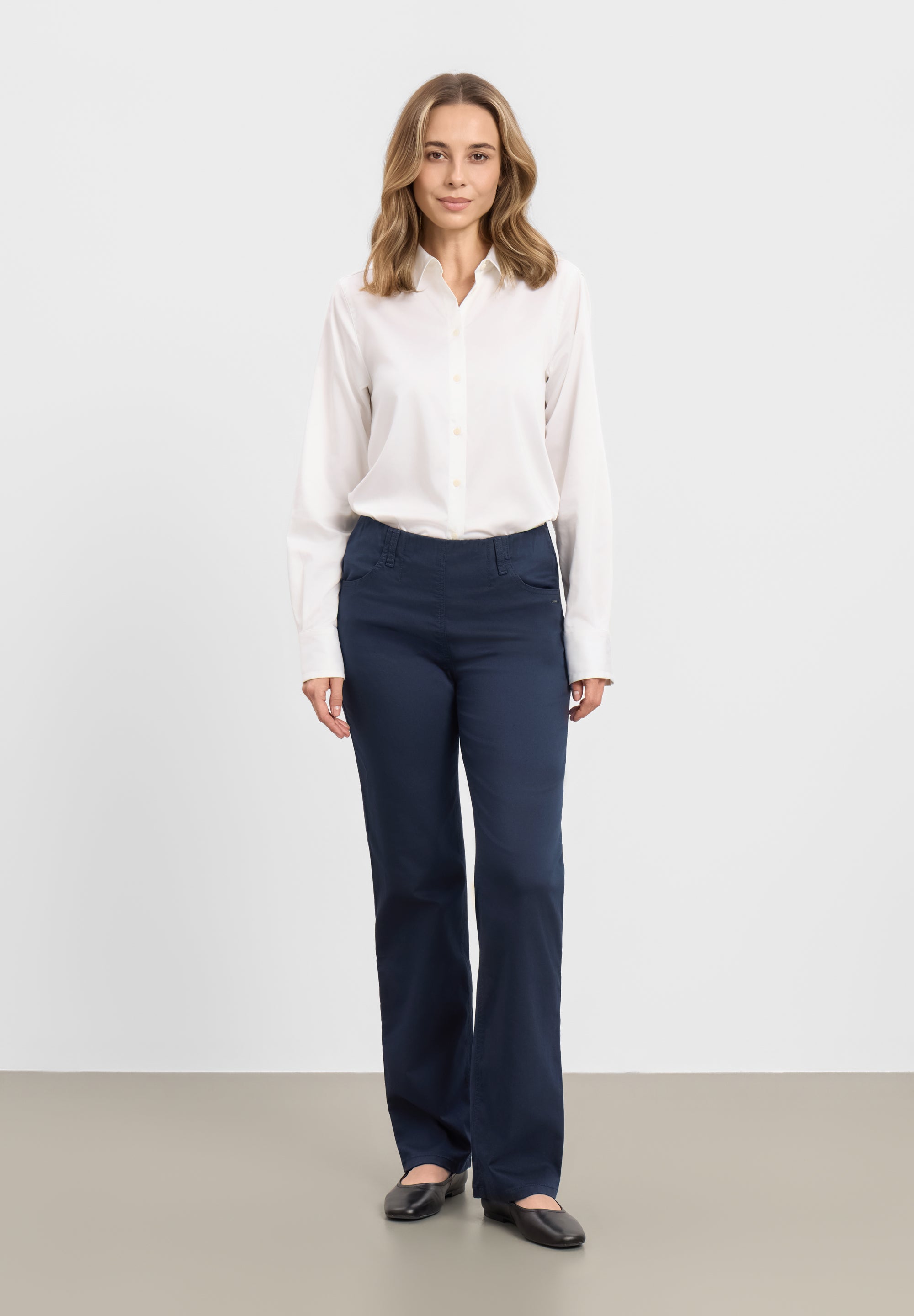 LAURIE Tracy Straight - Medium Length Straight 49000 Navy