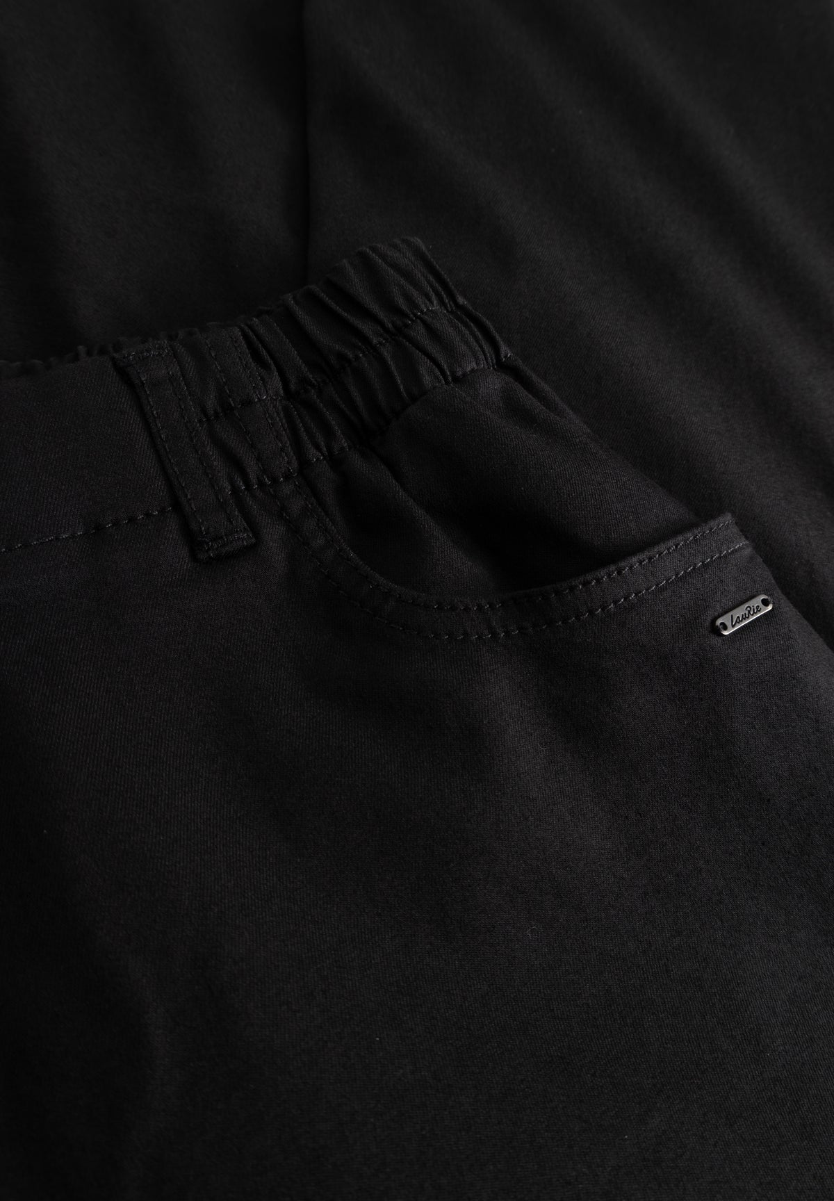 LAURIE Violet Relaxed - Medium Length Relaxed 99000 Black